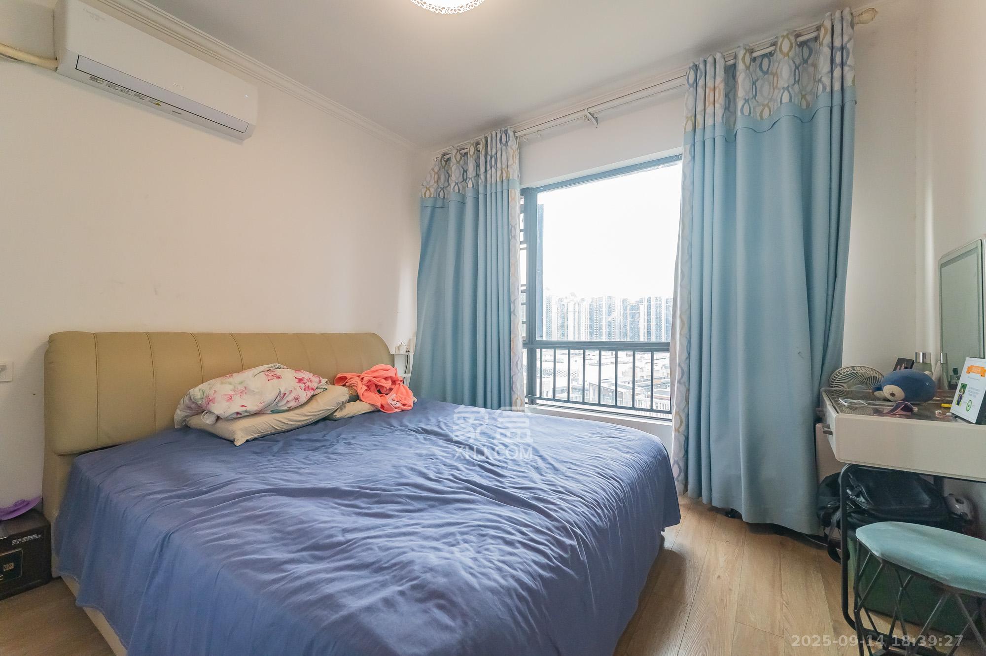 国泰九龙湾 3室2厅1卫 65.0万 国泰九龙湾 3室2厅1卫 65.0万卧室