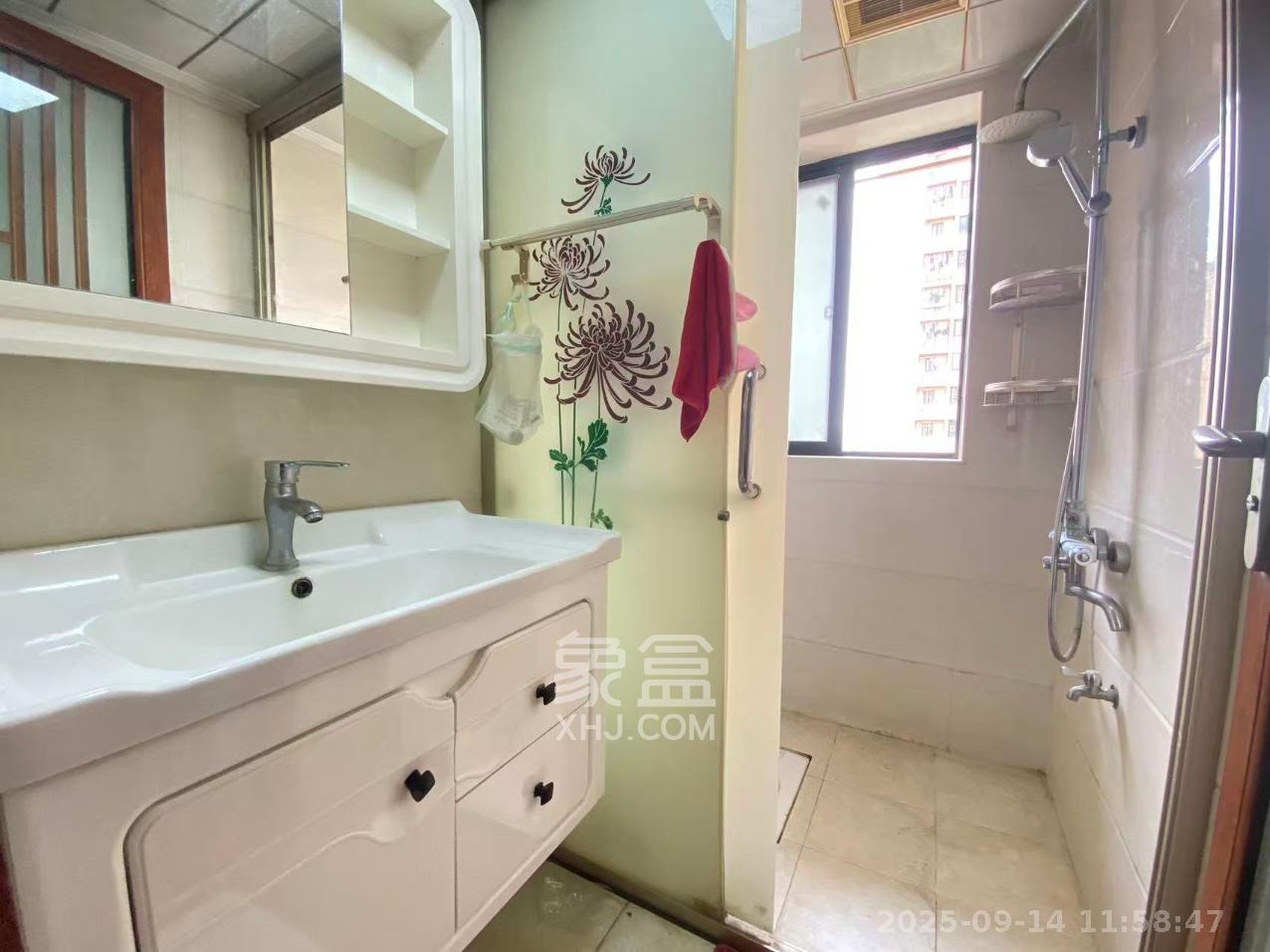 丽发新城 2室2厅1卫 1800.0元/月 丽发新城 2室2厅1卫 1800.0元/月室内图