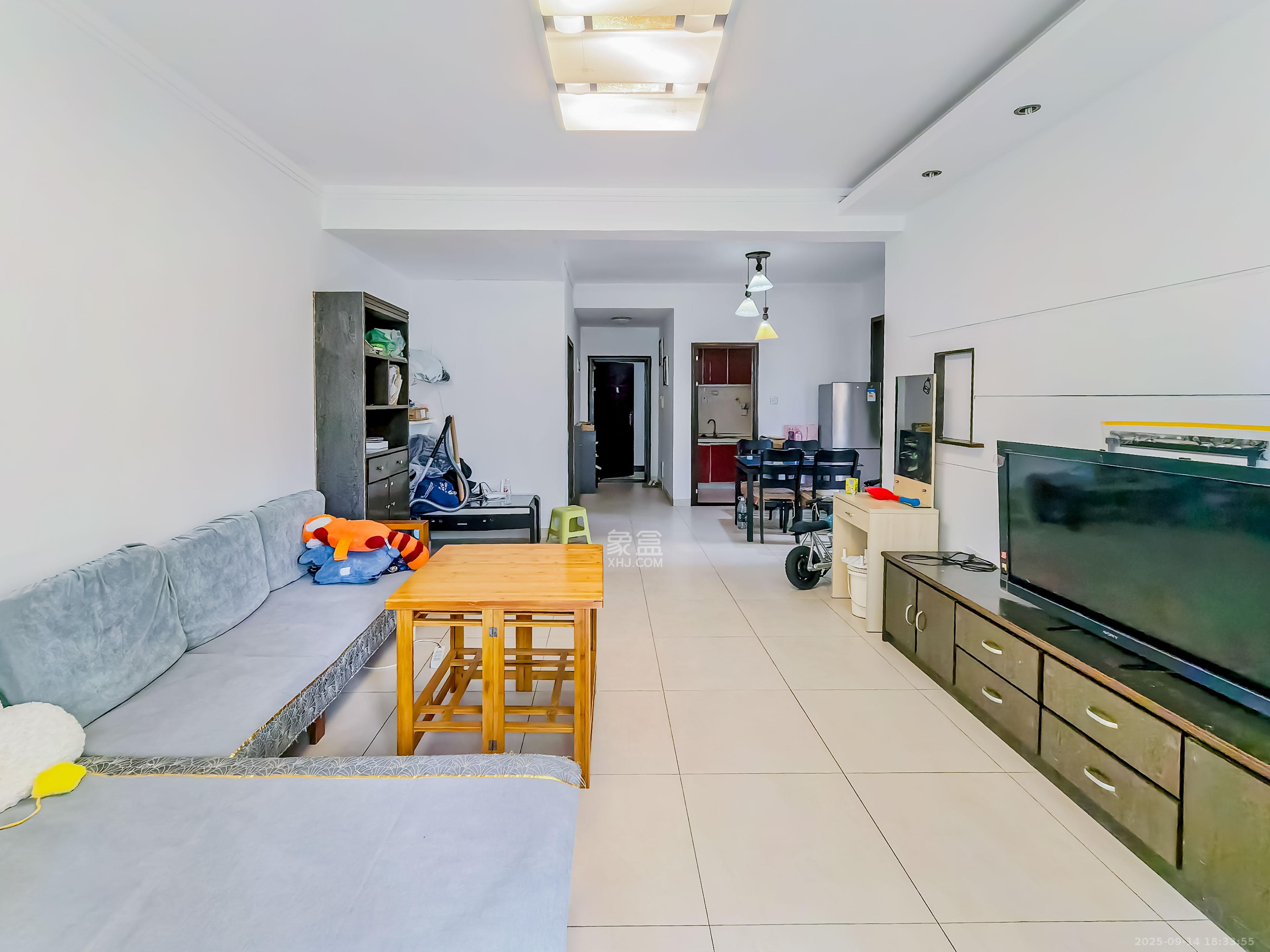 湘核佳苑  2室2厅1卫    62.0万 湘核佳苑  2室2厅1卫    62.0万客厅