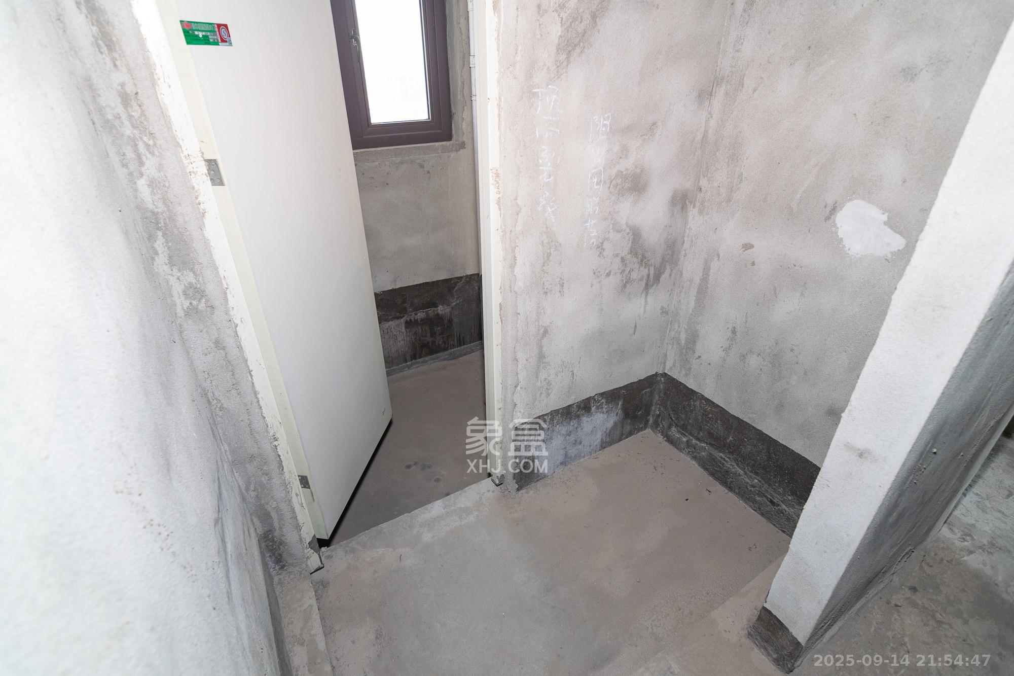 富兴悦府(富兴学府名邸) 4室2厅2卫 73.0万 富兴悦府(富兴学府名邸) 4室2厅2卫 73.0万卫生间