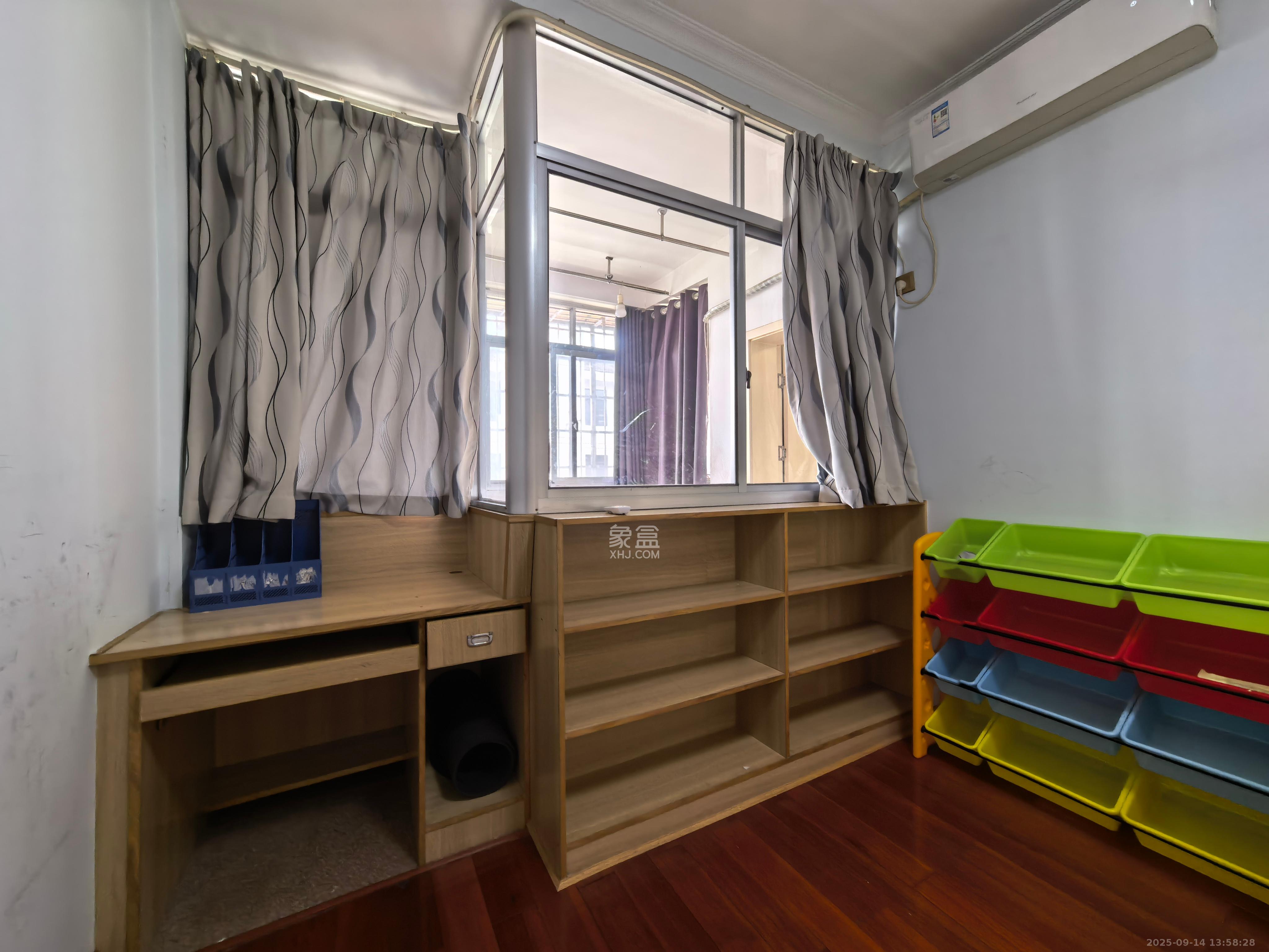 滨河小区 3室2厅1卫 2000.0元/月 滨河小区 3室2厅1卫 2000.0元/月室内图