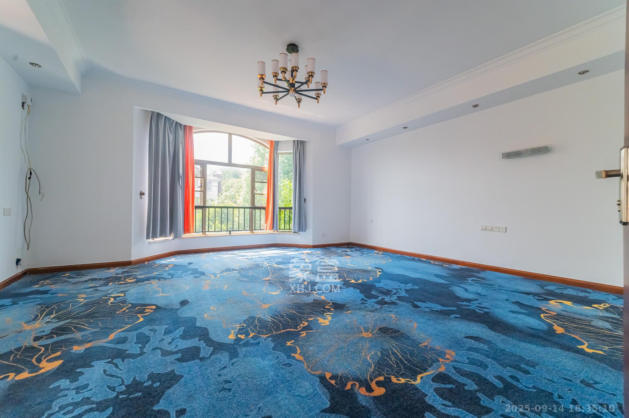 碧桂园威尼斯城  5室2厅3卫    706.88万 碧桂园威尼斯城  5室2厅3卫    706.88万卧室