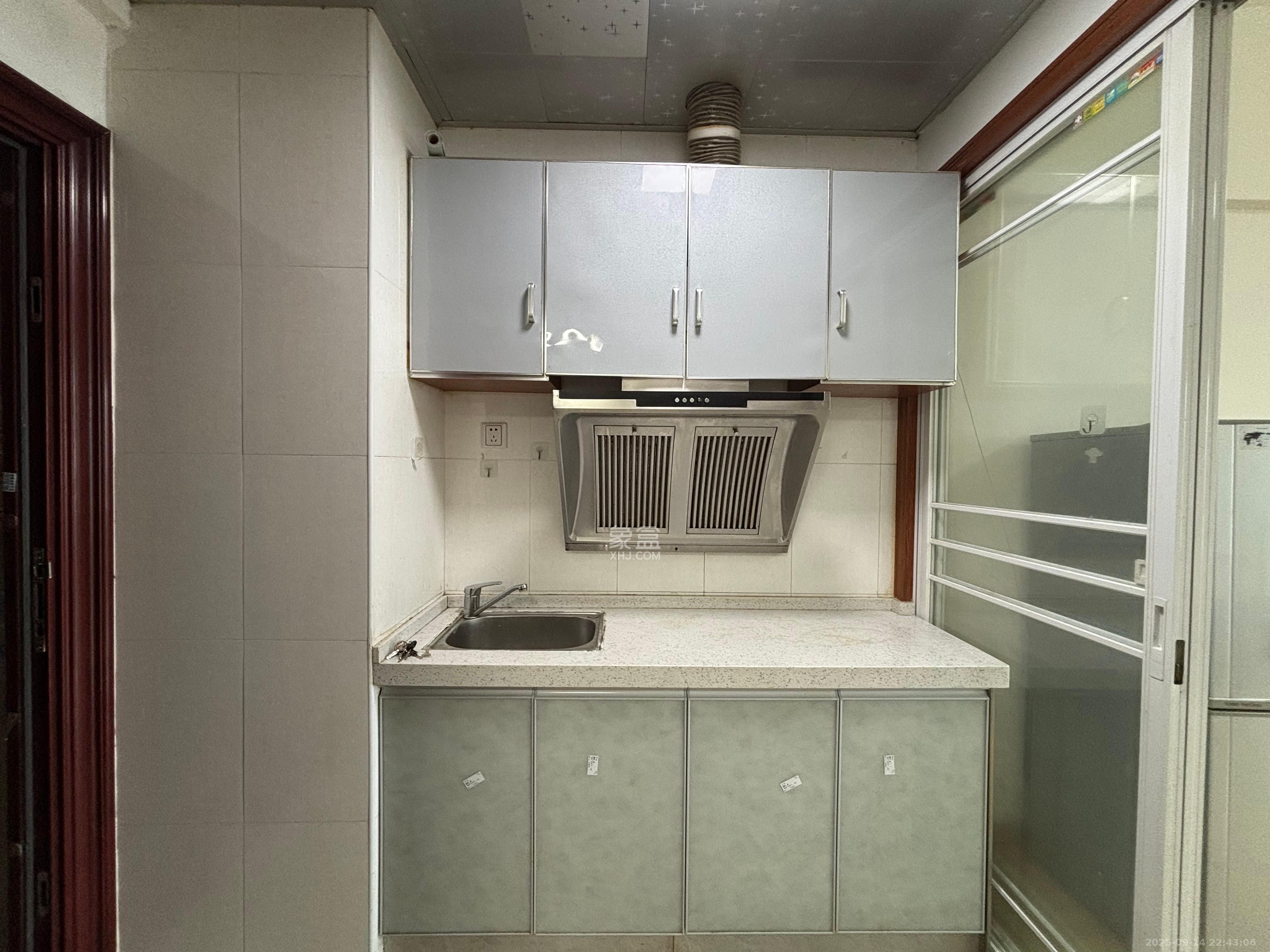 名富公寓  1室1厅1卫    1400.0元/月室内图