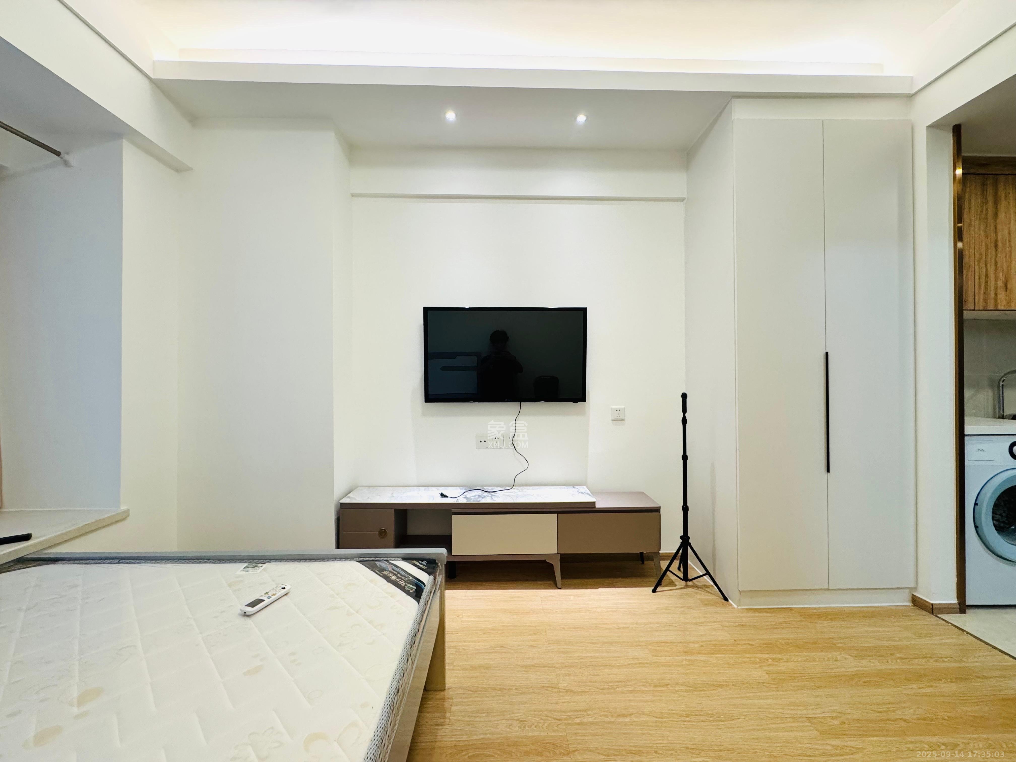 佳兆业云顶都汇 1室0厅0卫 1300.0元/月 佳兆业云顶都汇 1室0厅0卫 1300.0元/月室内图