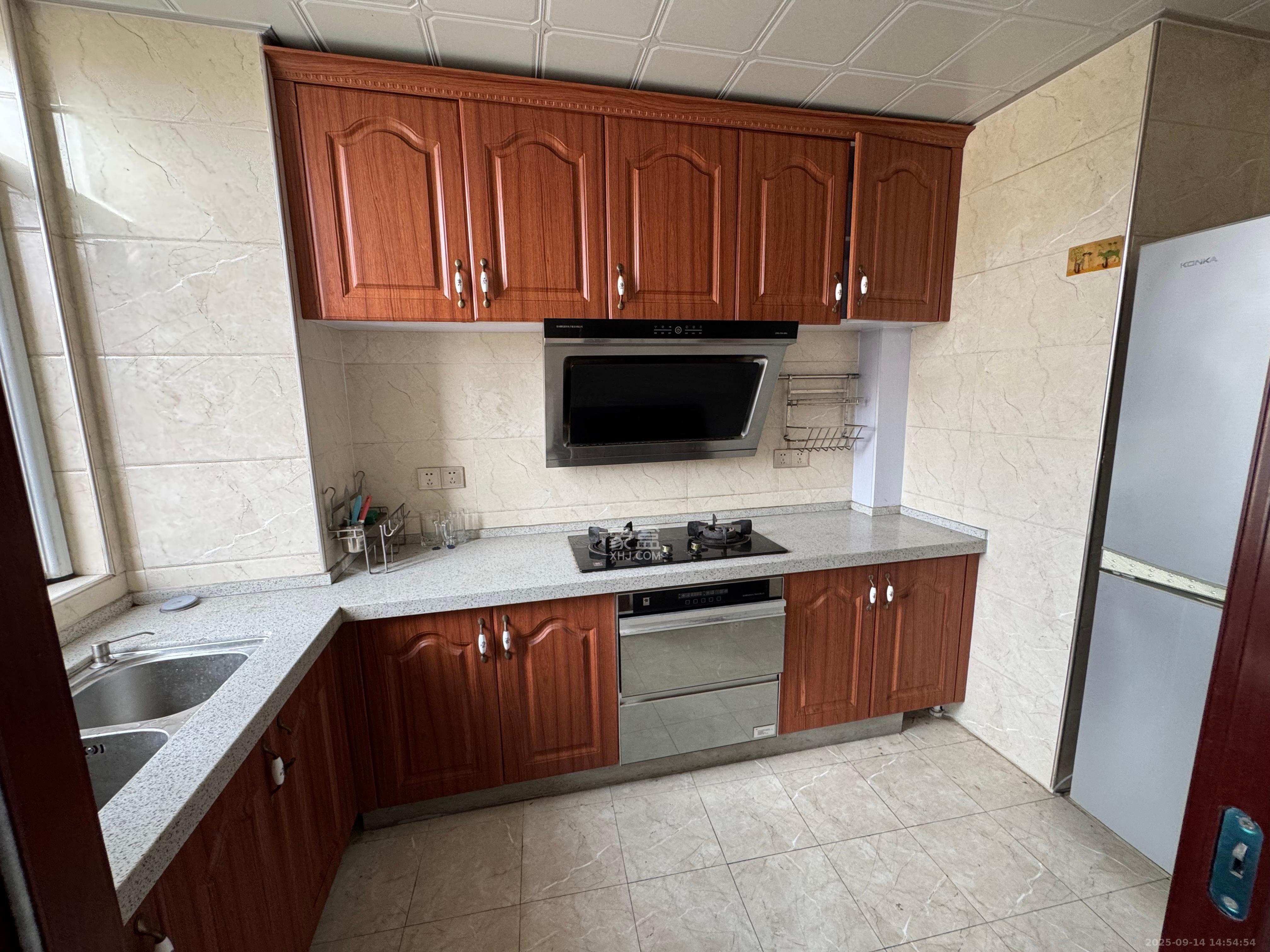 万国城(当代满庭春MOMA)一期 1室2厅2卫 2500.0元/月 万国城(当代满庭春MOMA)一期 1室2厅2卫 2500.0元/月室内图