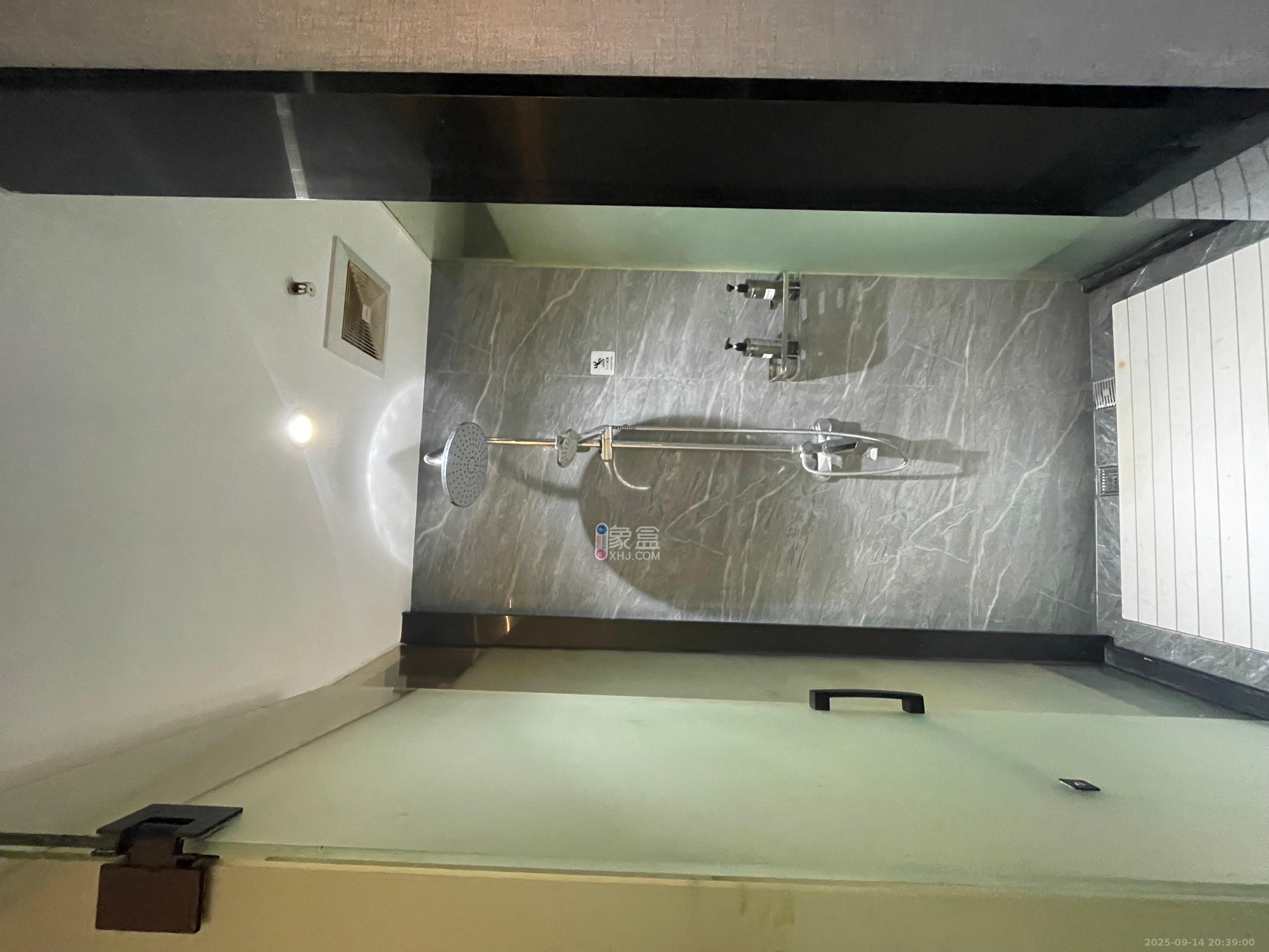 保利香槟国际  1室0厅0卫    2000.0元/月 保利香槟国际  1室0厅0卫    2000.0元/月室内图