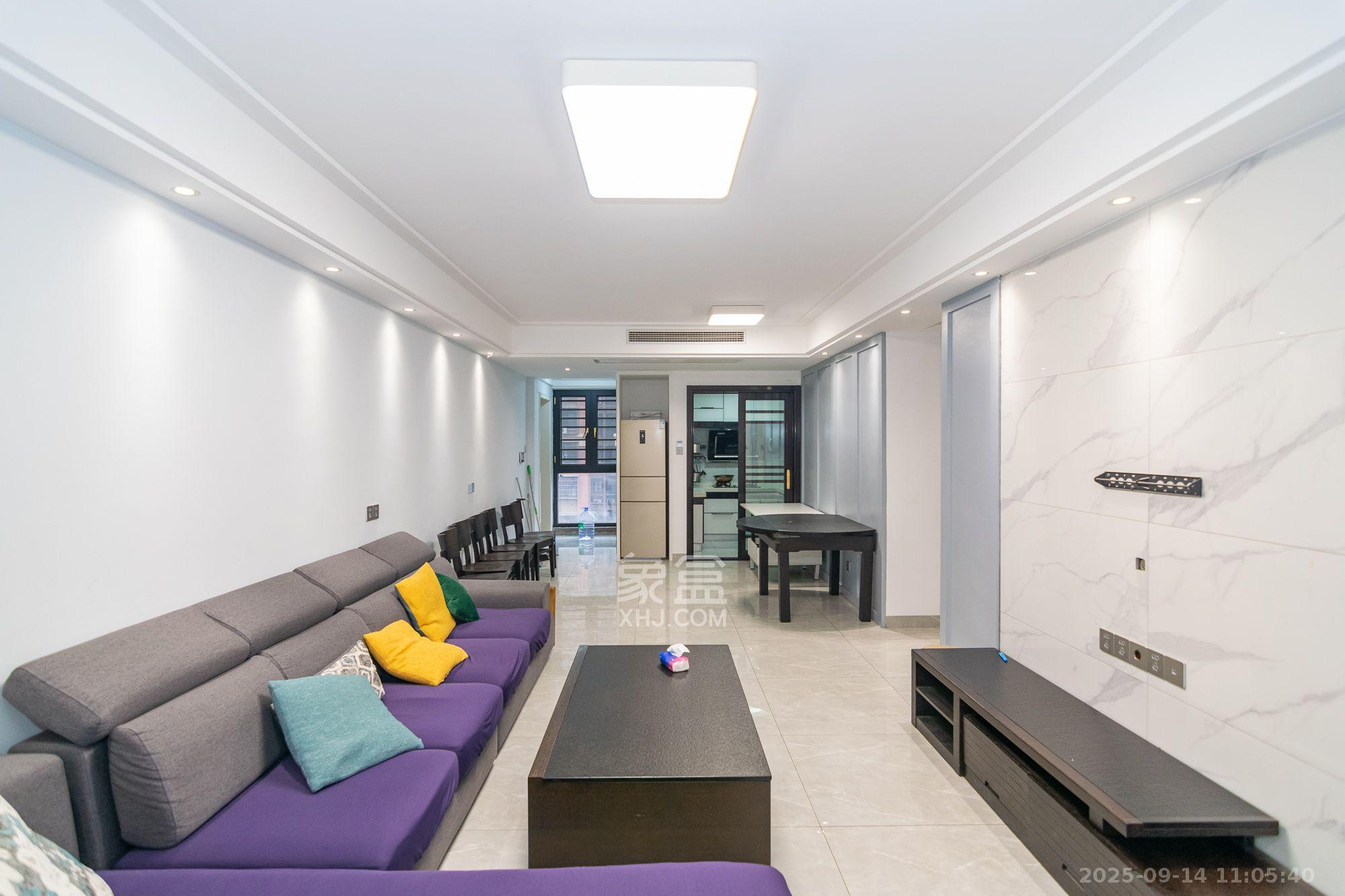 新城国际花都  4室2厅2卫    2200.0元/月 新城国际花都  4室2厅2卫    2200.0元/月