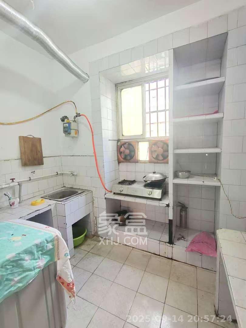 韭菜园 1室0厅0卫 2000.0元/月 韭菜园 1室0厅0卫 2000.0元/月室内图