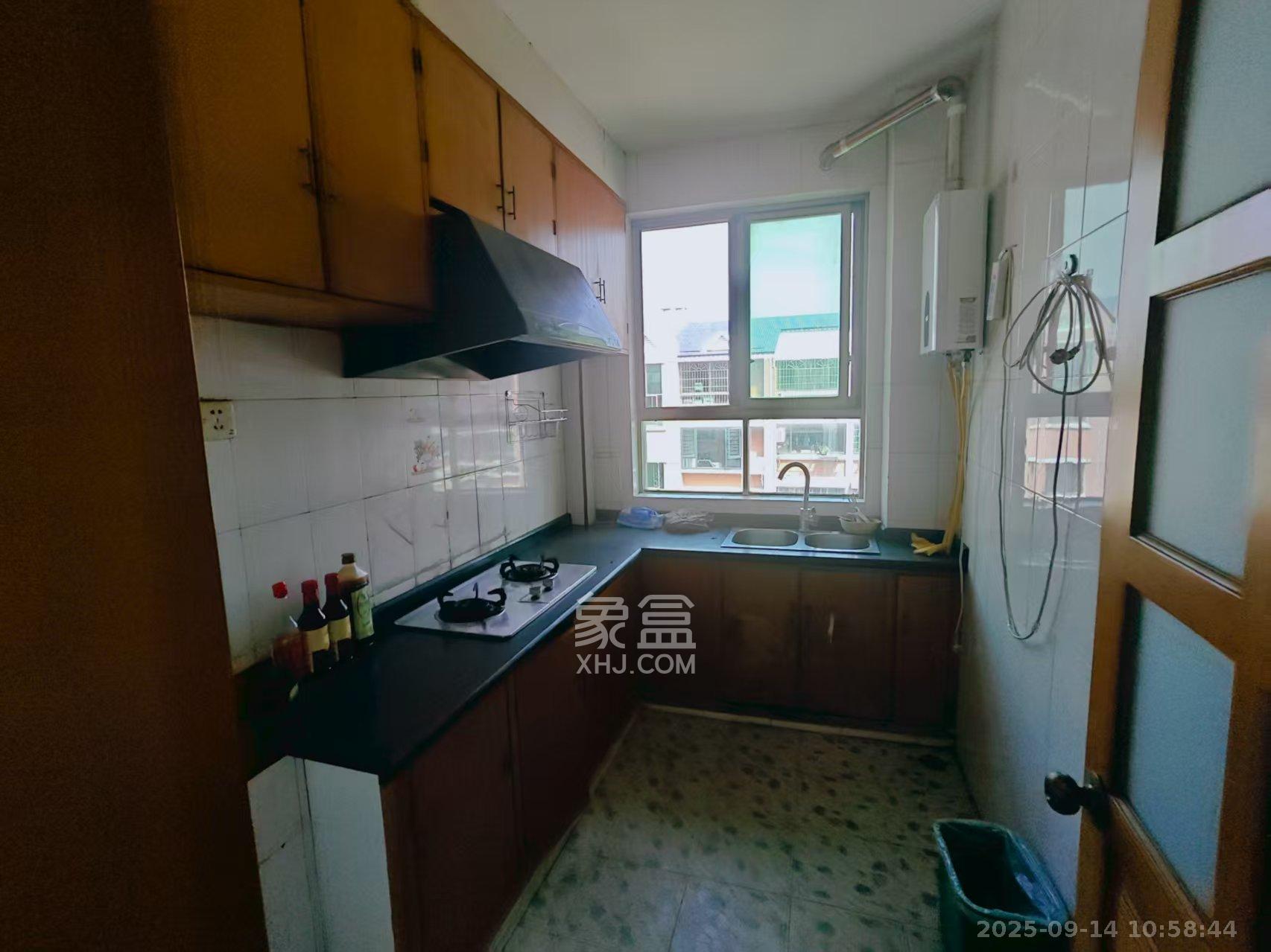 阳明山庄  2室2厅1卫    1800.0元/月室内图