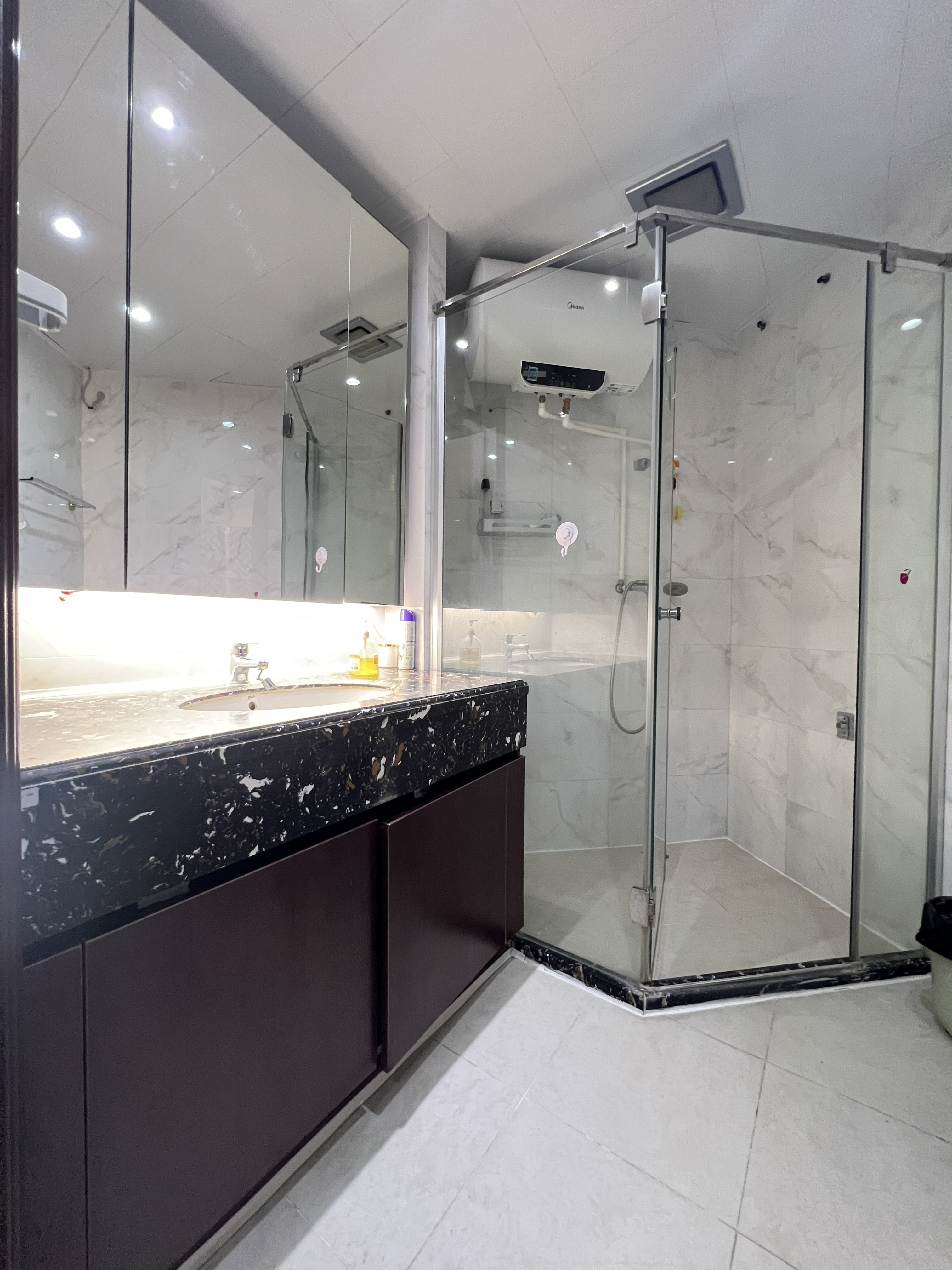 恒大海口湾二期 1室0厅1卫 2000.0元/月 恒大海口湾二期 1室0厅1卫 2000.0元/月室内图