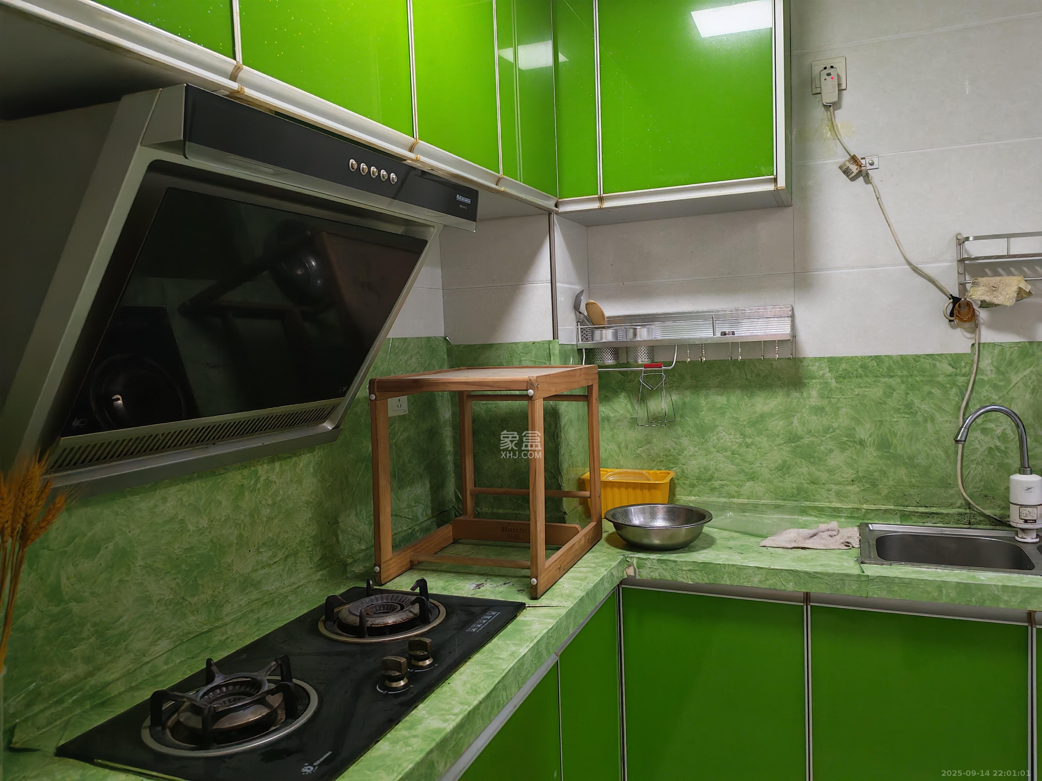 新盛珑璟台  2室2厅1卫    2000.0元/月室内图