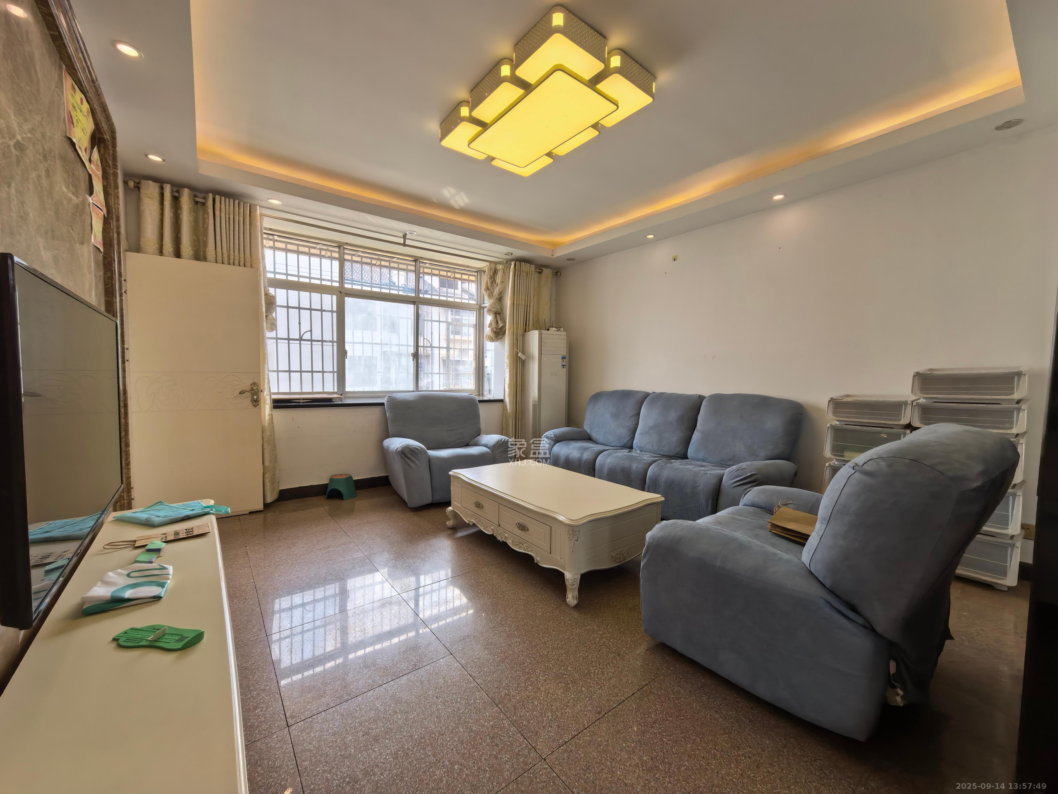 滨河小区 3室2厅1卫 2000.0元/月 滨河小区 3室2厅1卫 2000.0元/月室内图