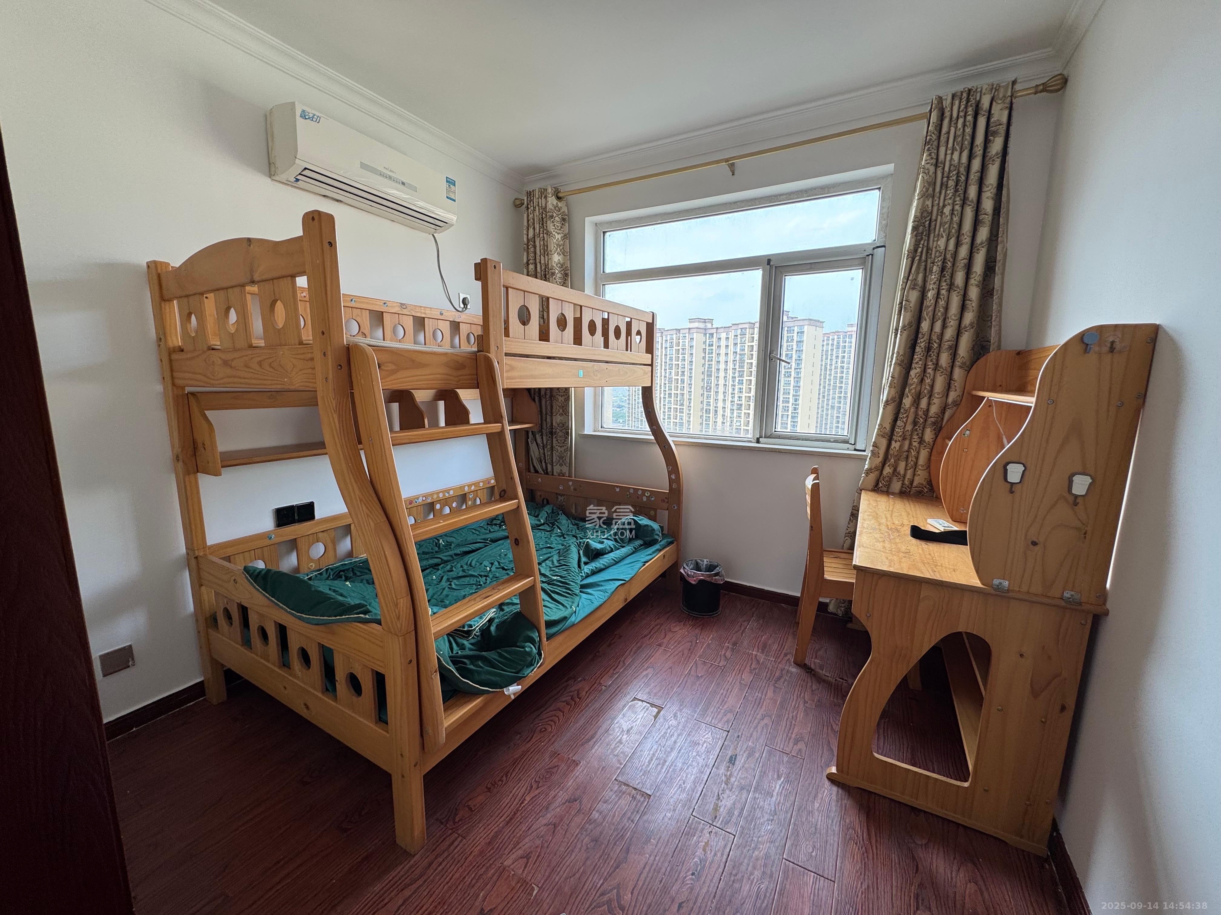 万国城(当代满庭春MOMA)一期 1室2厅2卫 2500.0元/月 万国城(当代满庭春MOMA)一期 1室2厅2卫 2500.0元/月室内图