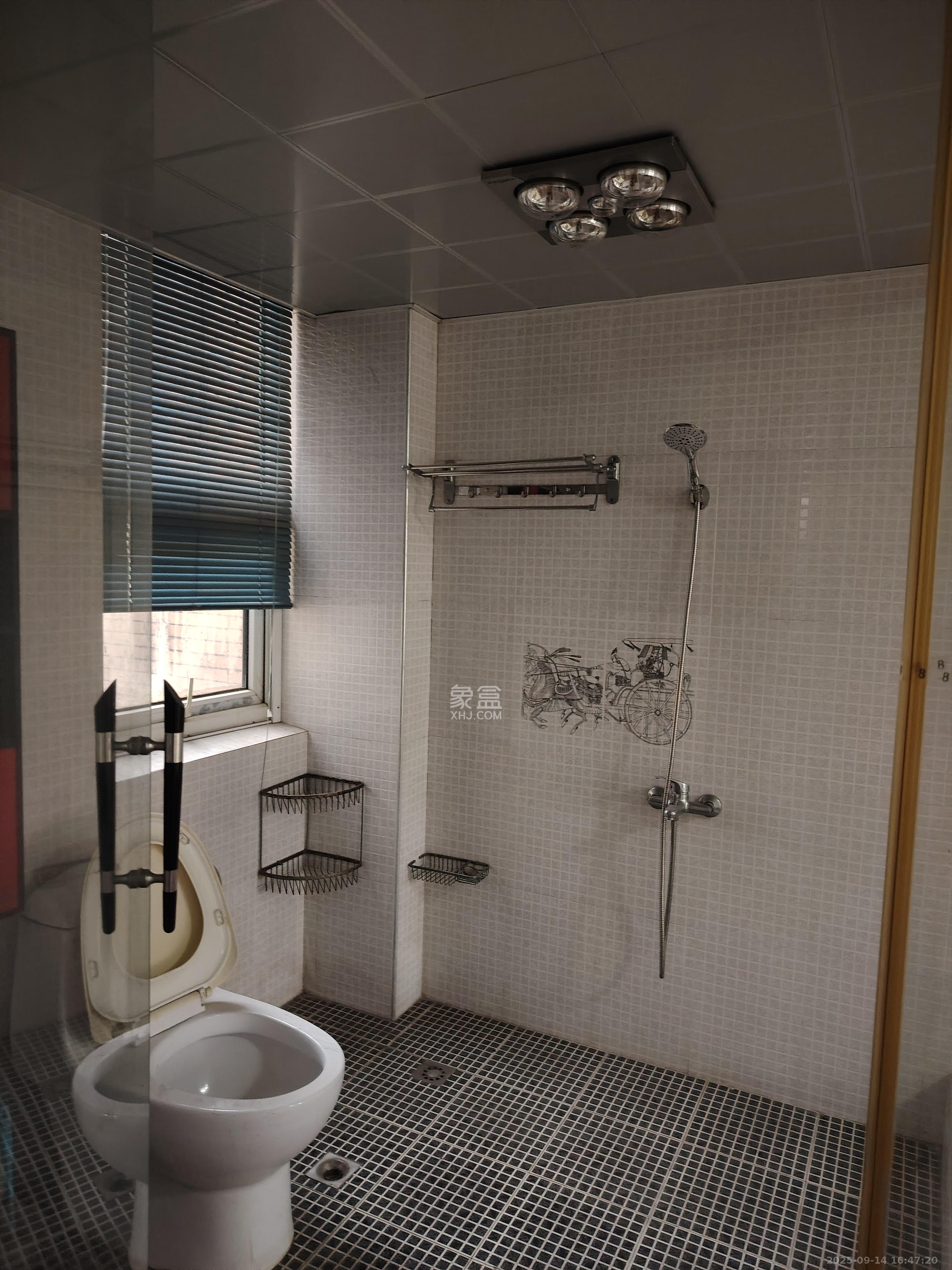 山水湾  1室2厅2卫    1350.0元/月室内图