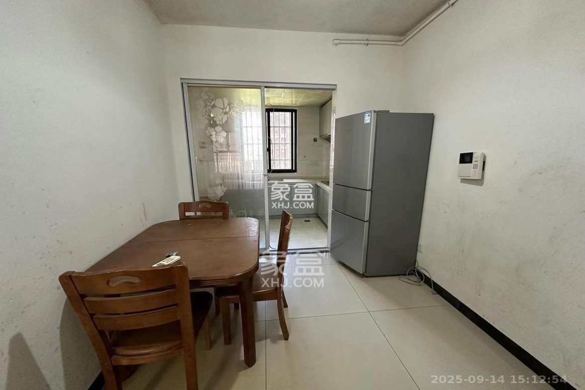 新城国际花都 3室2厅1卫 1700.0元/月 新城国际花都 3室2厅1卫 1700.0元/月室内图