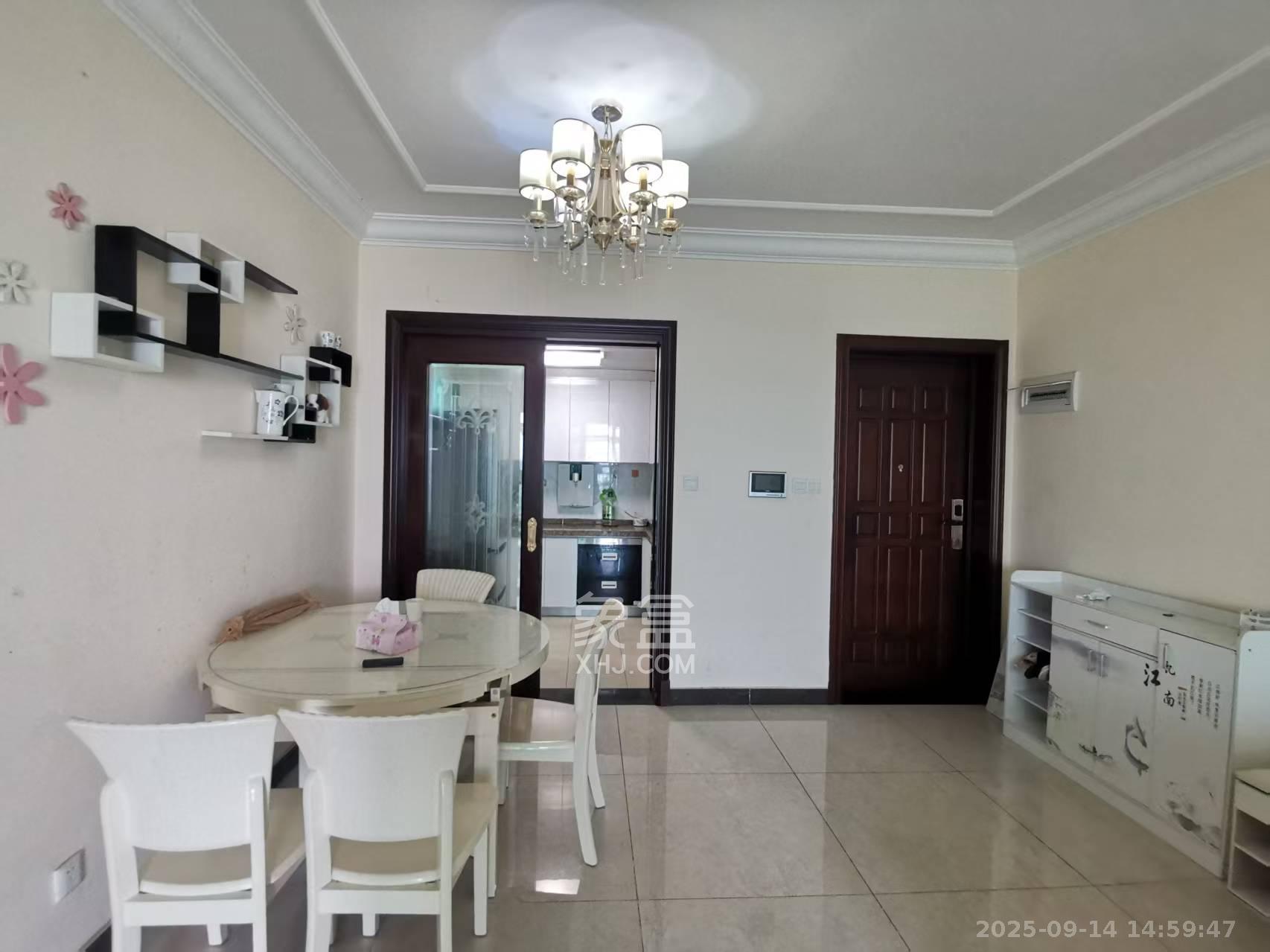 恒大翡翠华庭  1室2厅1卫    2500.0元/月 恒大翡翠华庭  1室2厅1卫    2500.0元/月室内图