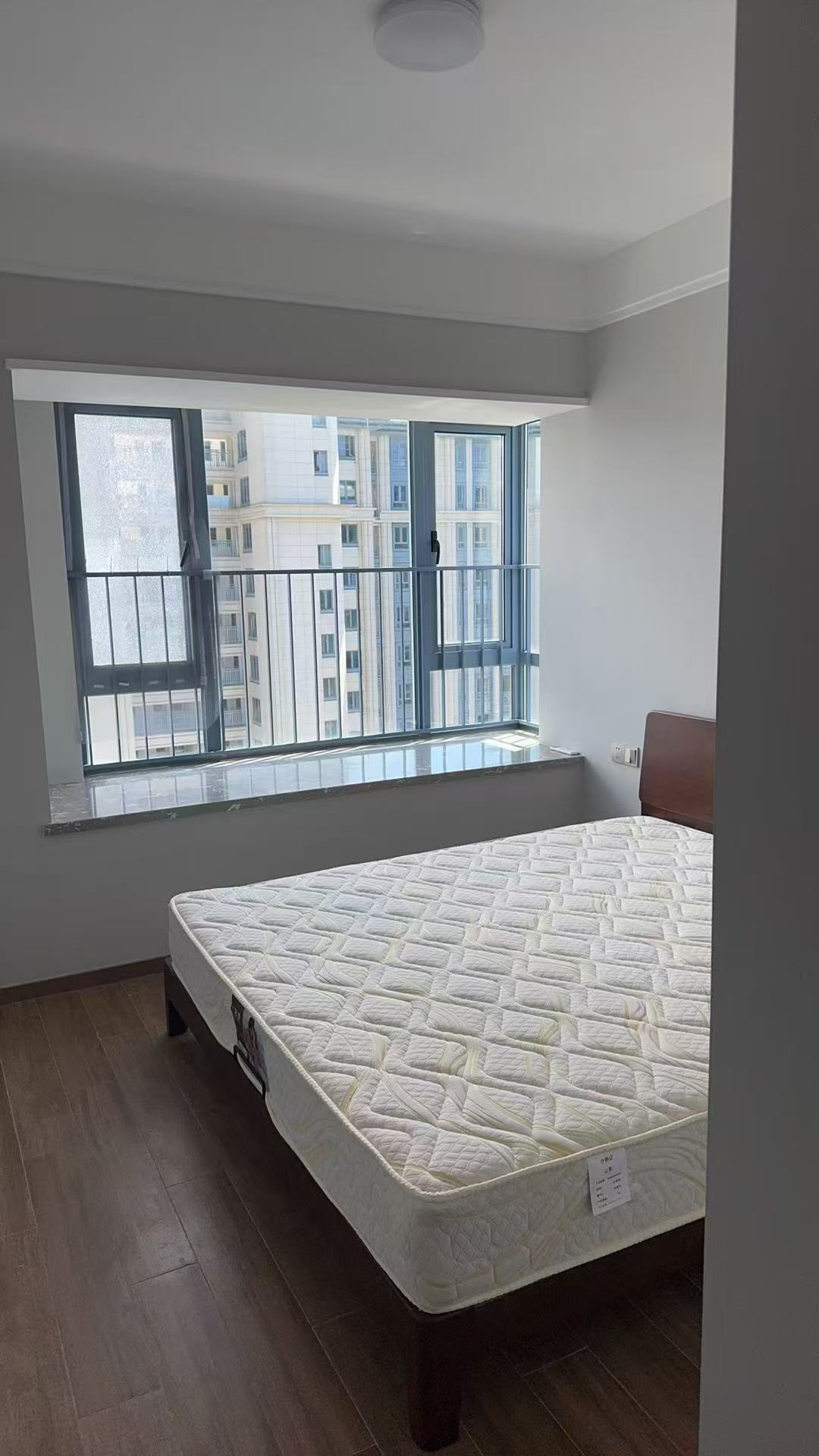 环球100宝龙城  3室2厅1卫    1800.0元/月 环球100宝龙城  3室2厅1卫    1800.0元/月室内图