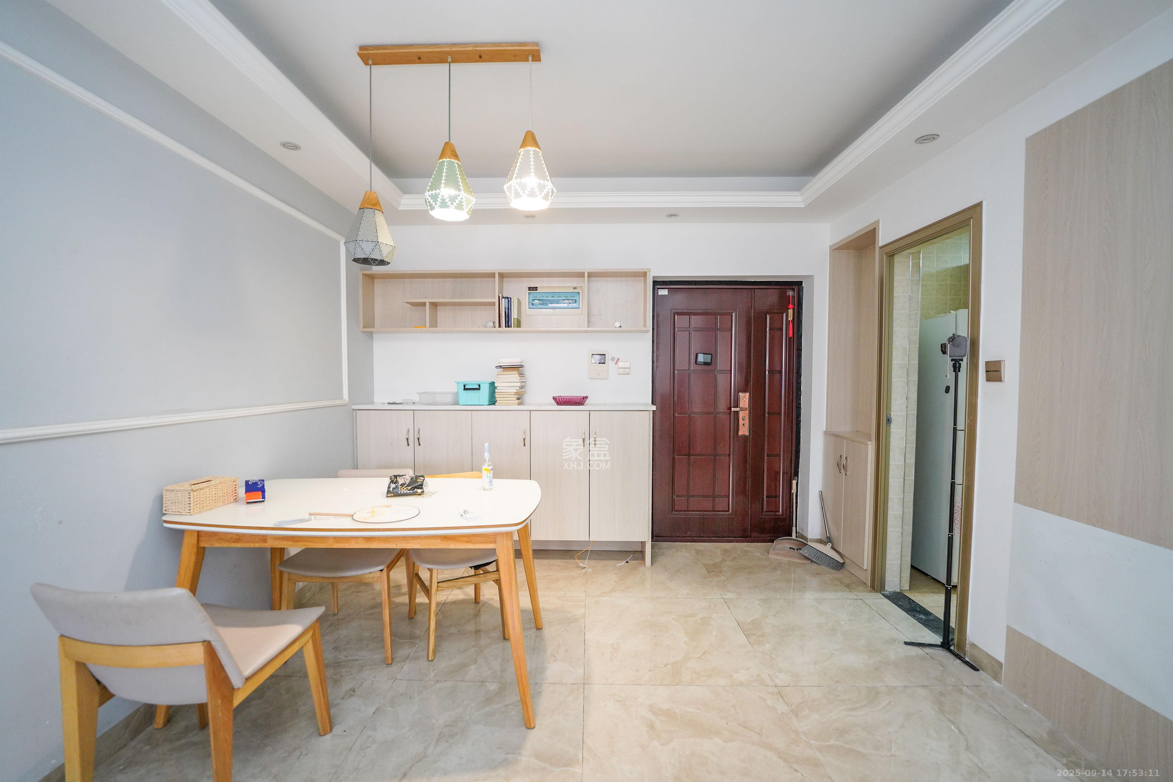 金谷豪庭  2室2厅1卫    48.0万客厅