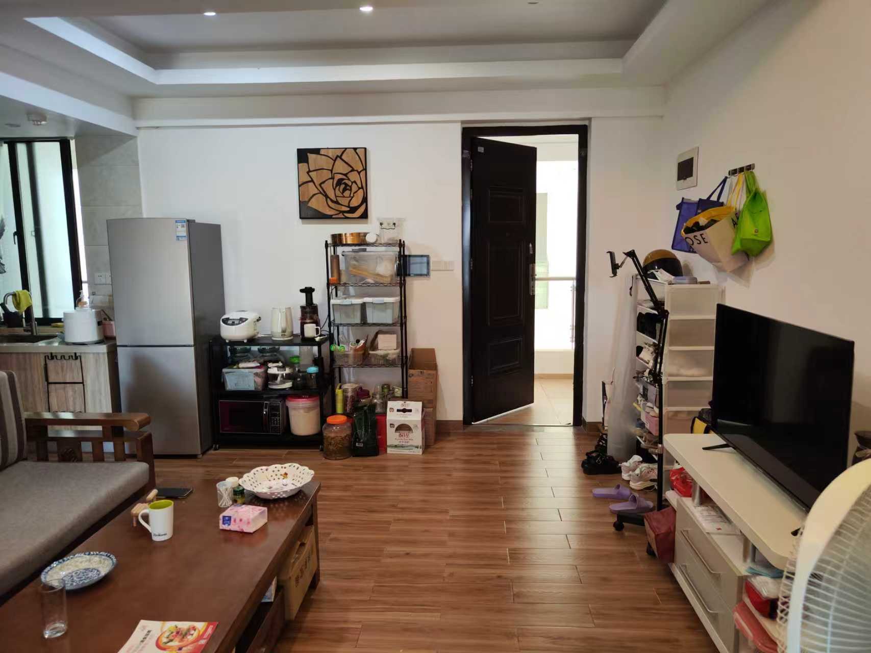 远大购物广场 1室1厅1卫 90.0万 远大购物广场 1室1厅1卫 90.0万客厅