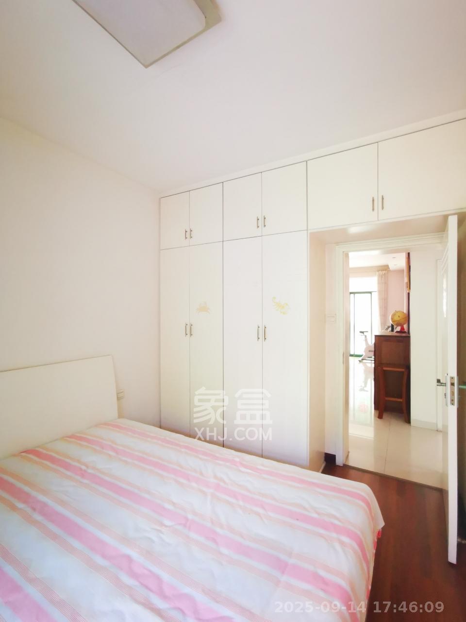 柠檬丽都  3室2厅2卫    2200.0元/月室内图