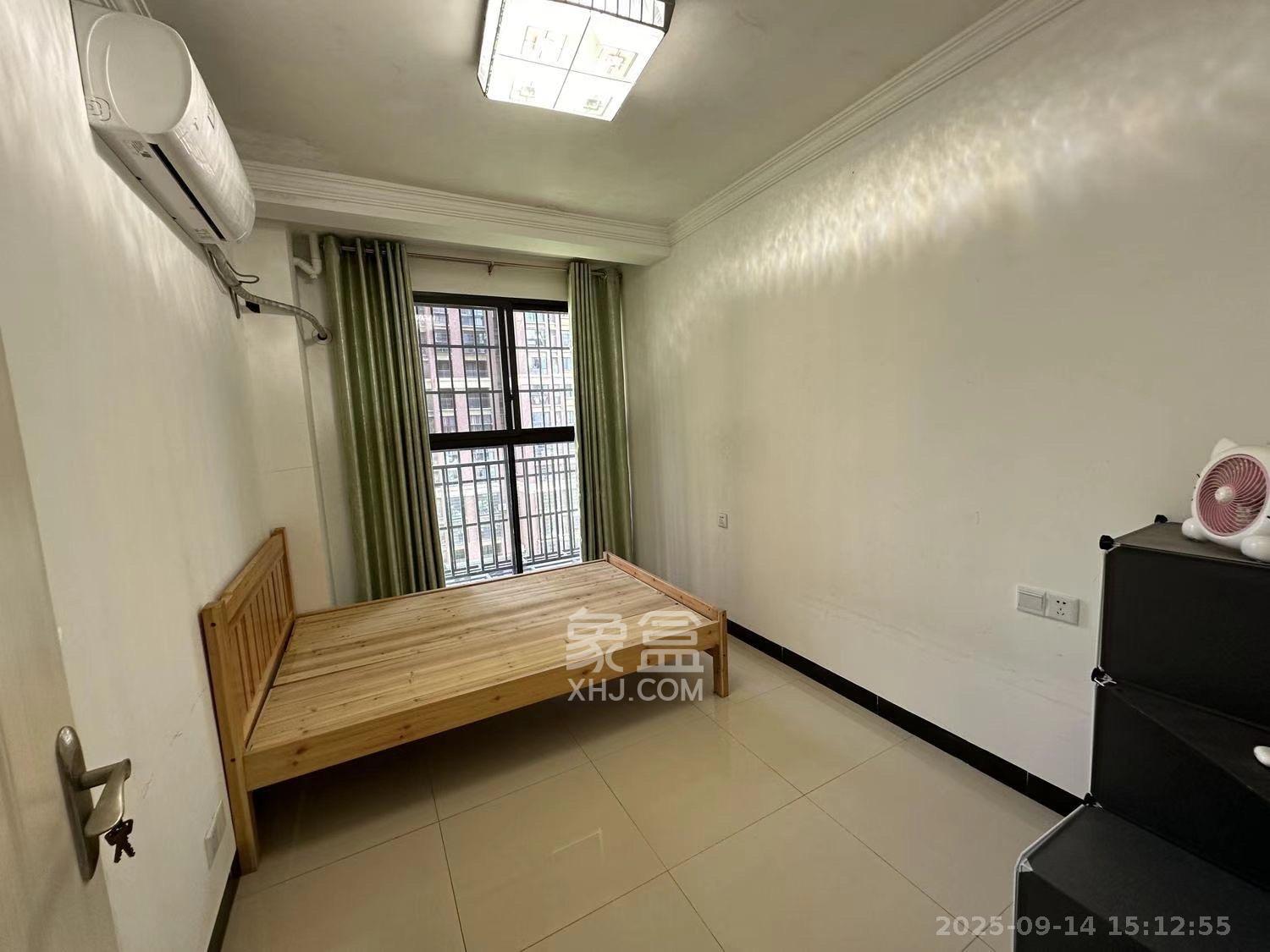 新城国际花都  3室2厅1卫    1700.0元/月室内图