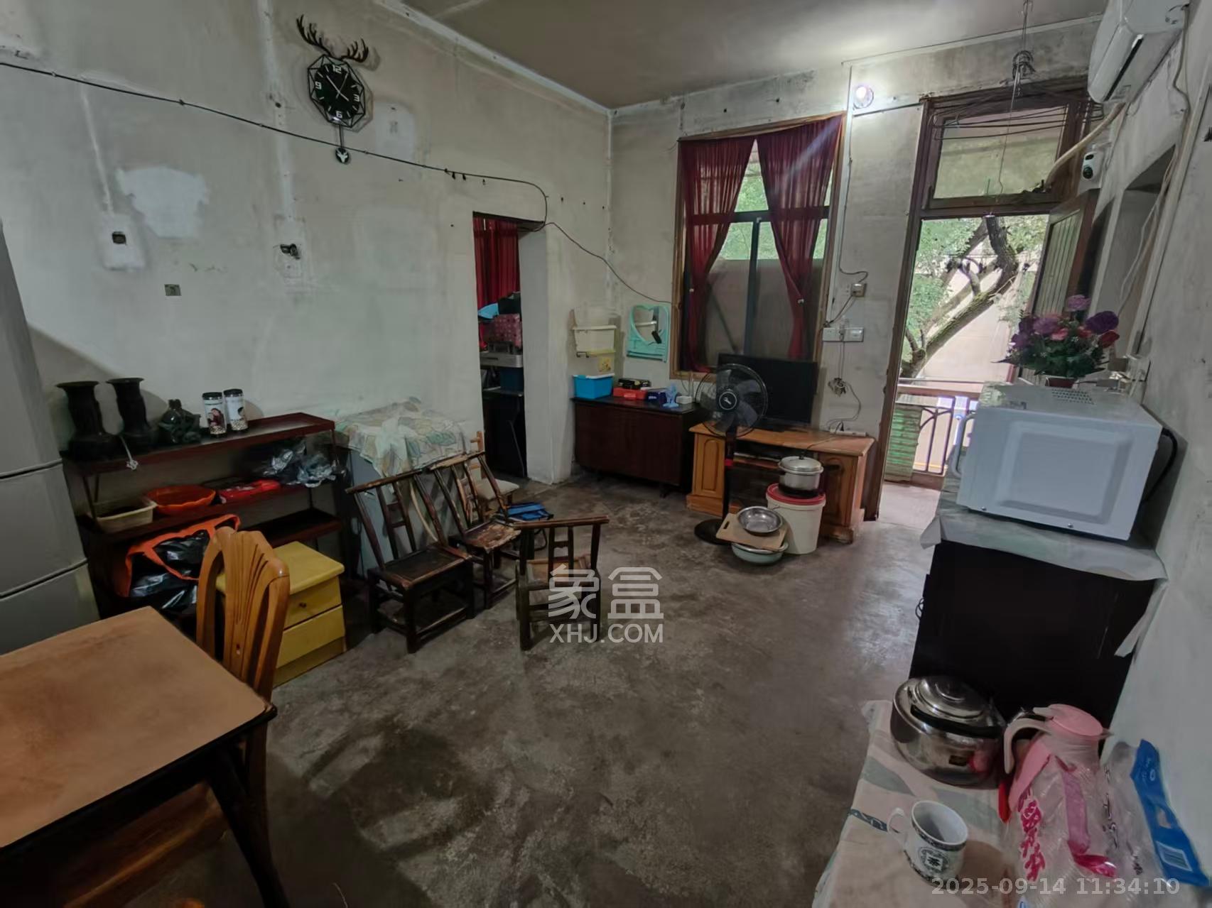 丽臣小区 2室1厅1卫 1200.0元/月 丽臣小区 2室1厅1卫 1200.0元/月室内图