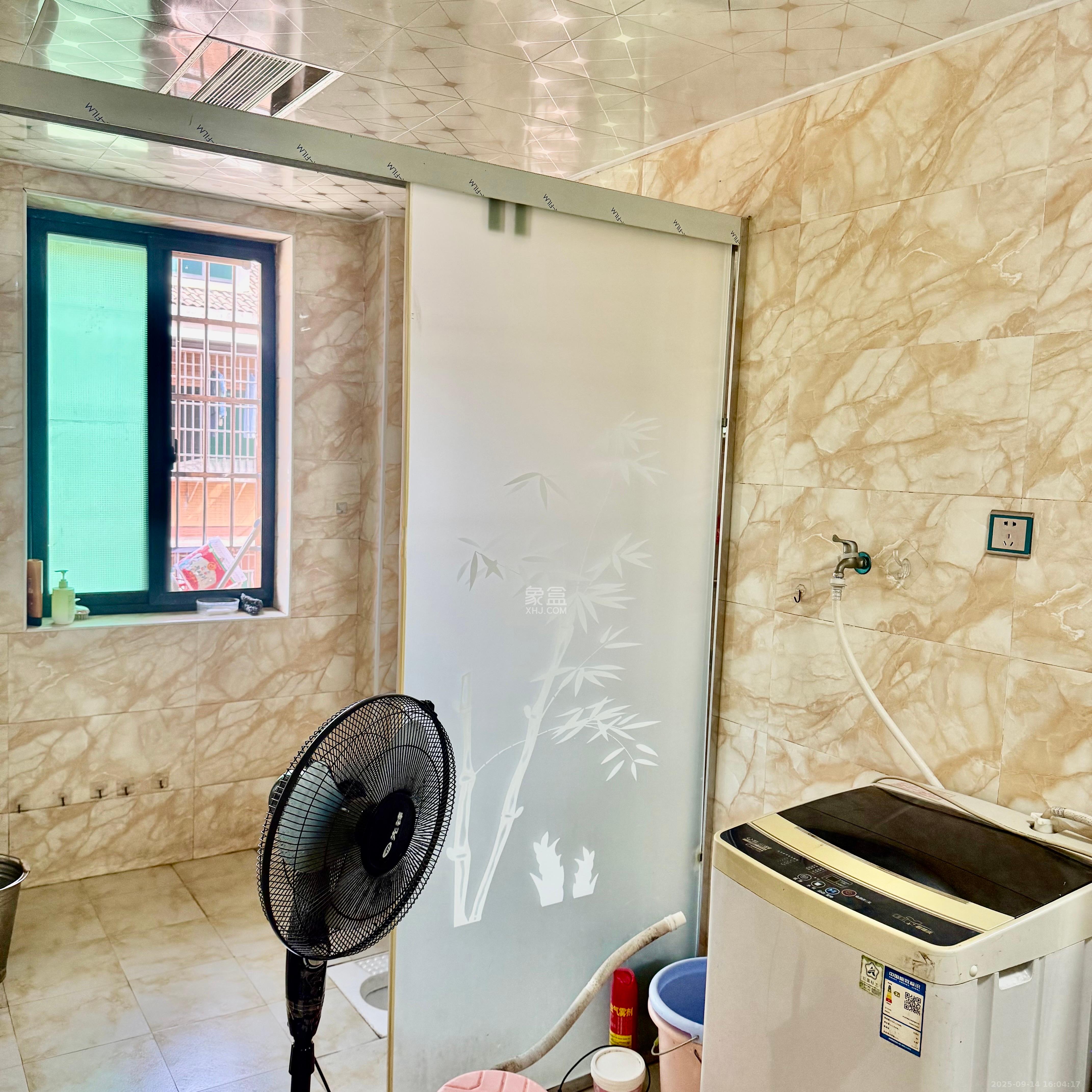 大桥四区  3室2厅2卫    2700.0元/月室内图