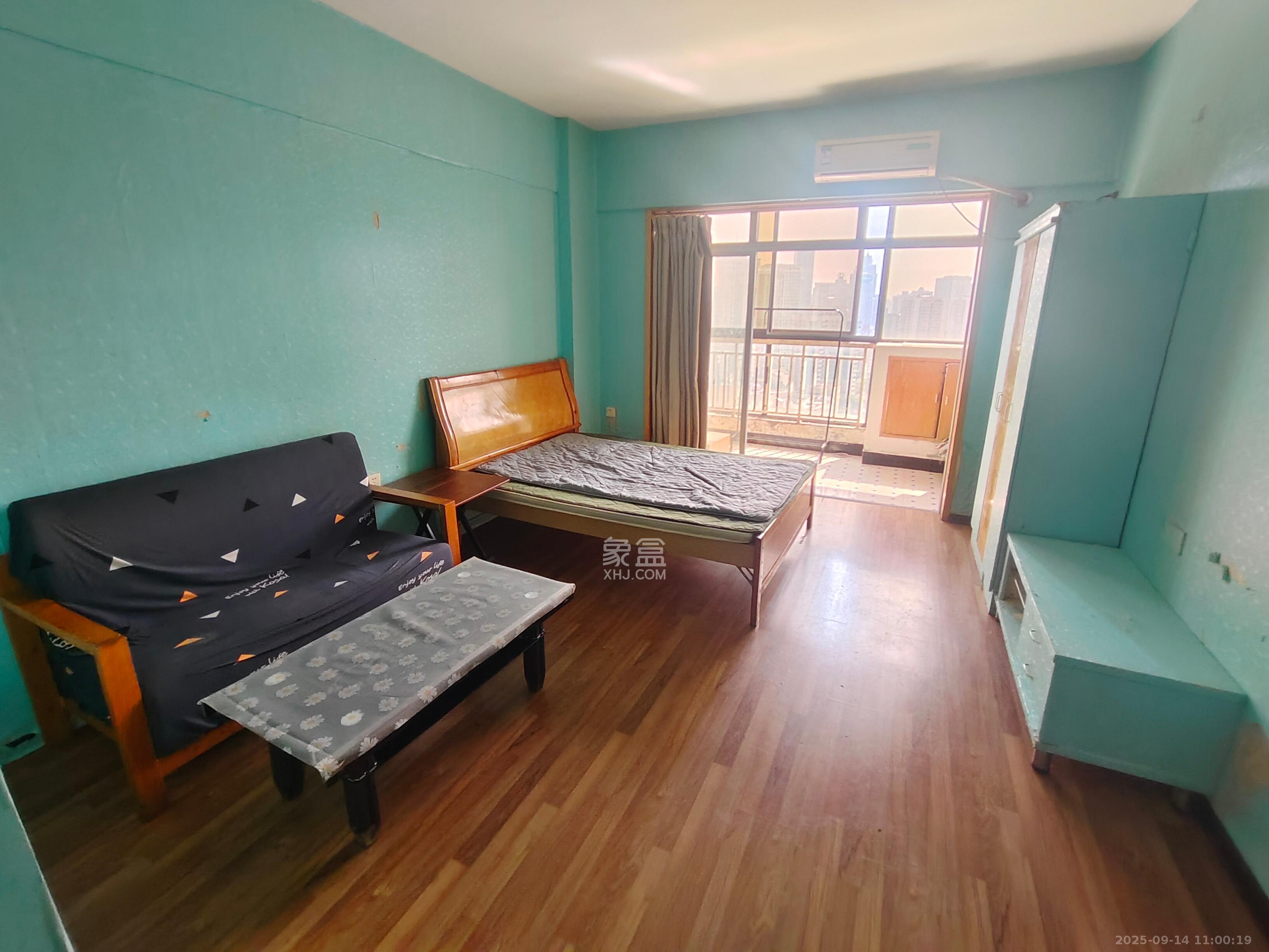 七彩丽都  1室1厅1卫    1500.0元/月 七彩丽都  1室1厅1卫    1500.0元/月室内图