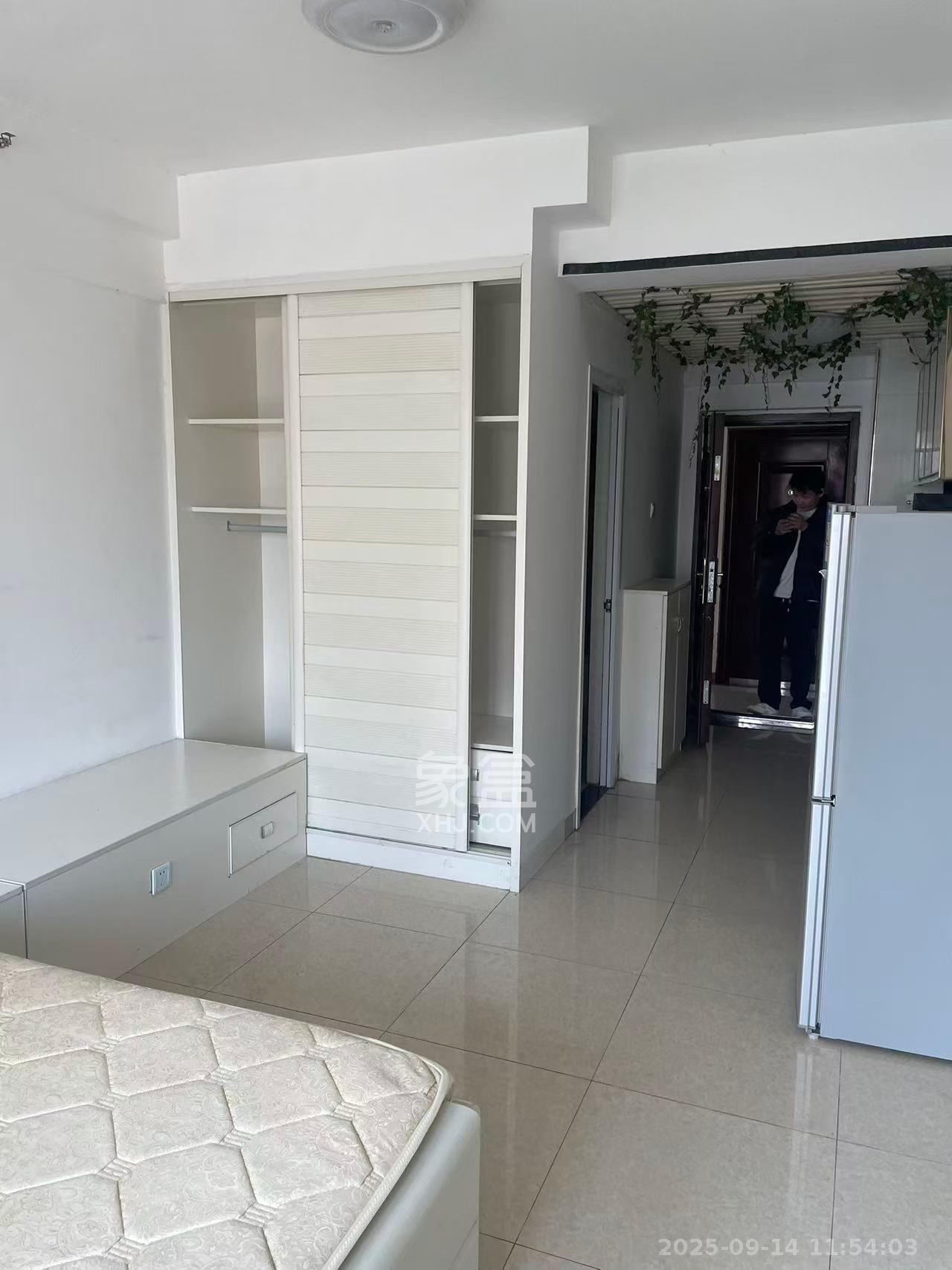 鑫远微中心 1室1厅1卫 1300.0元/月 鑫远微中心 1室1厅1卫 1300.0元/月室内图