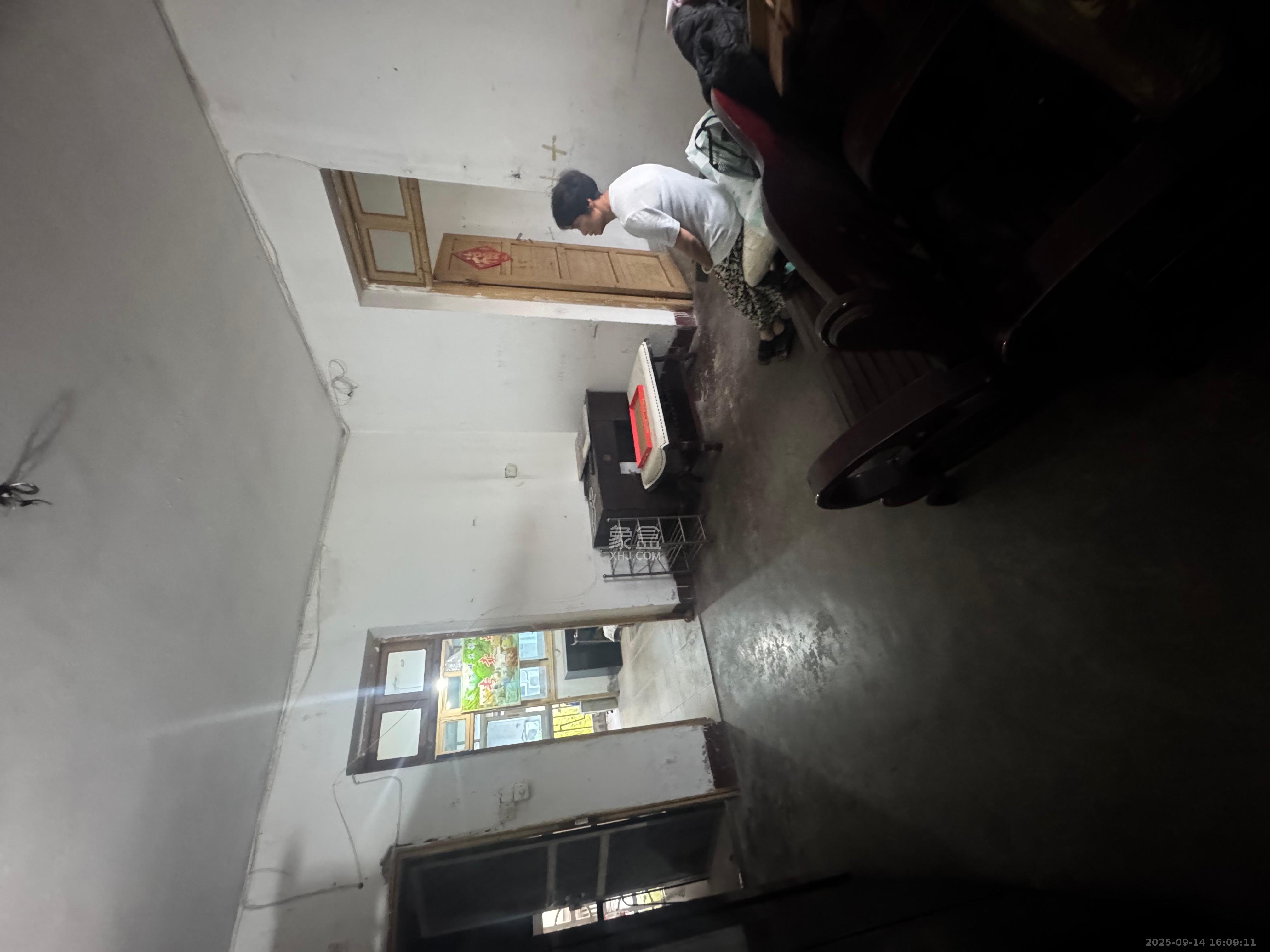 长坡社区 2室1厅1卫 1000.0元/月 长坡社区 2室1厅1卫 1000.0元/月室内图