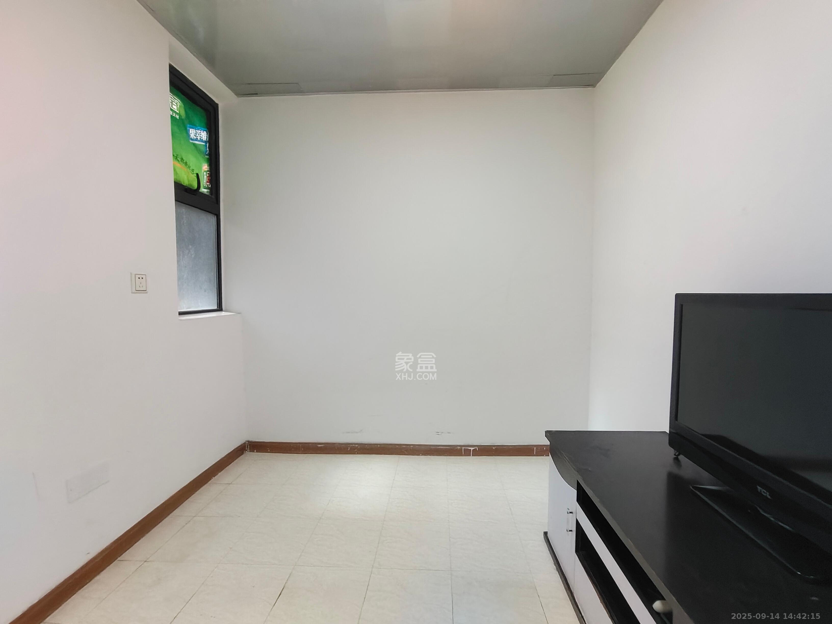 茂华国际湘  2室2厅2卫    2400.0元/月室内图