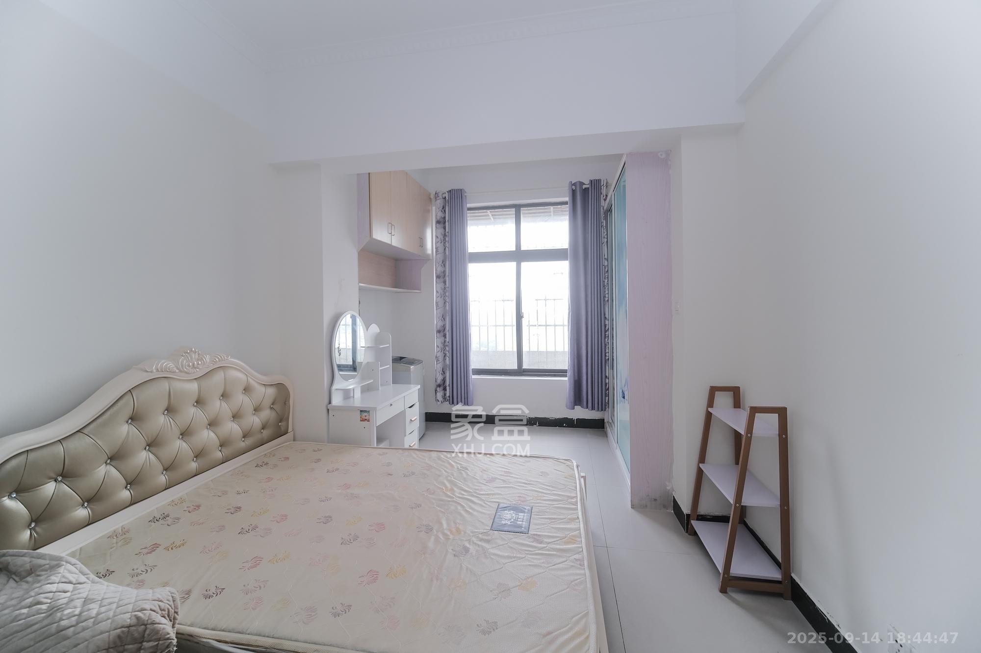 红树湾  1室1厅1卫    22.3万 红树湾  1室1厅1卫    22.3万客厅