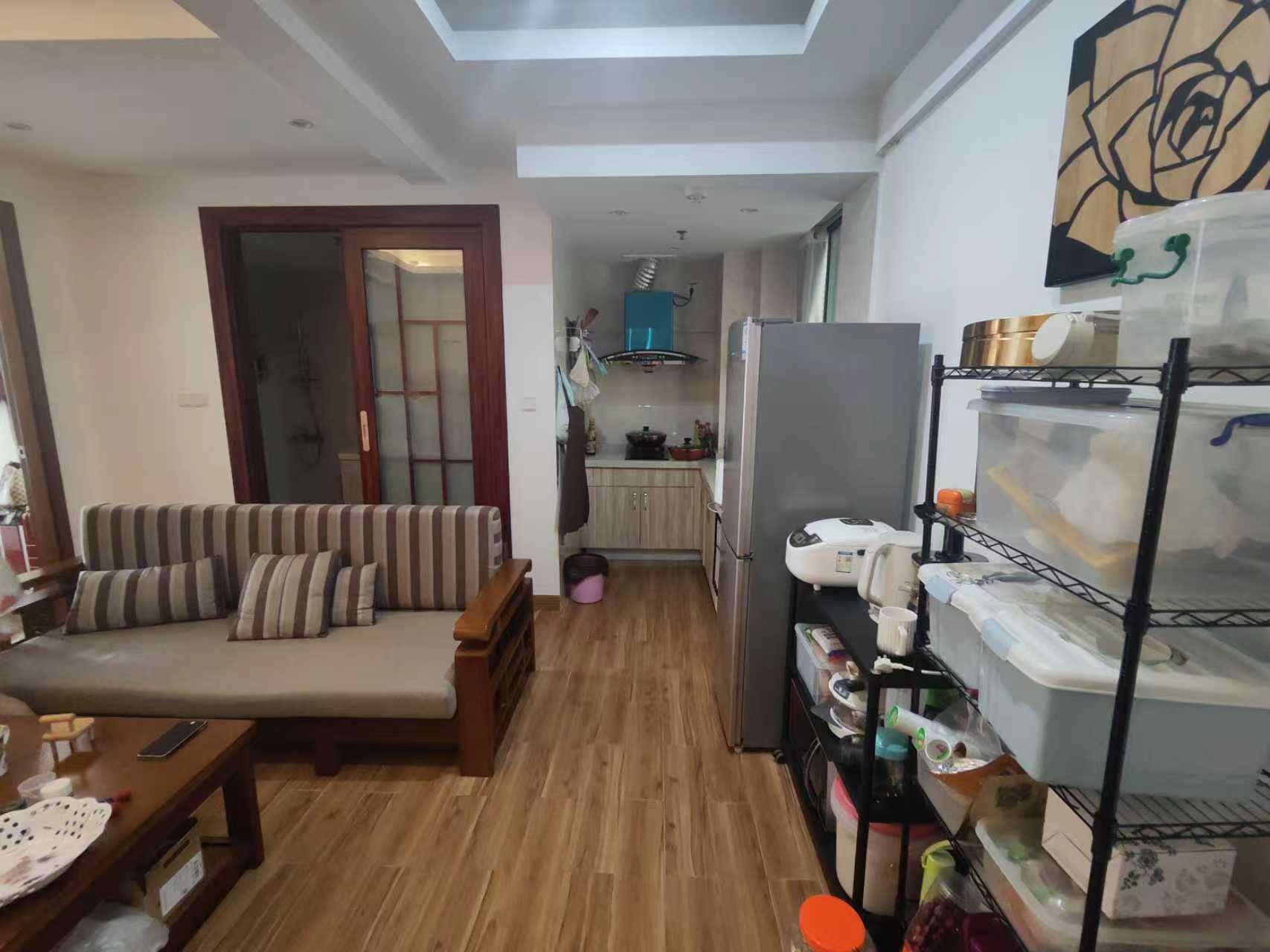 远大购物广场 1室1厅1卫 90.0万 远大购物广场 1室1厅1卫 90.0万厨房