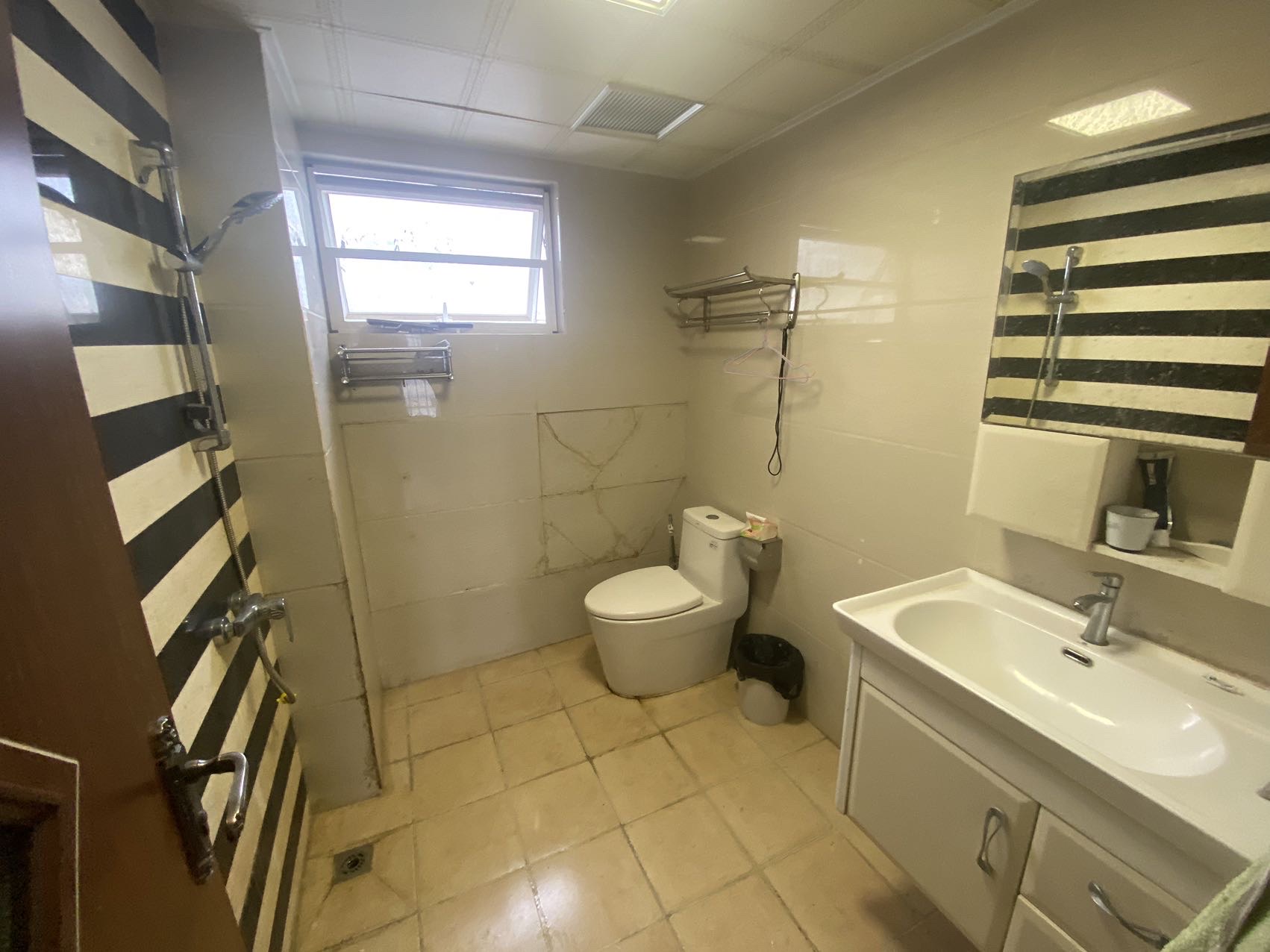 海航城 4室2厅2卫 2600.0元/月 海航城 4室2厅2卫 2600.0元/月室内图