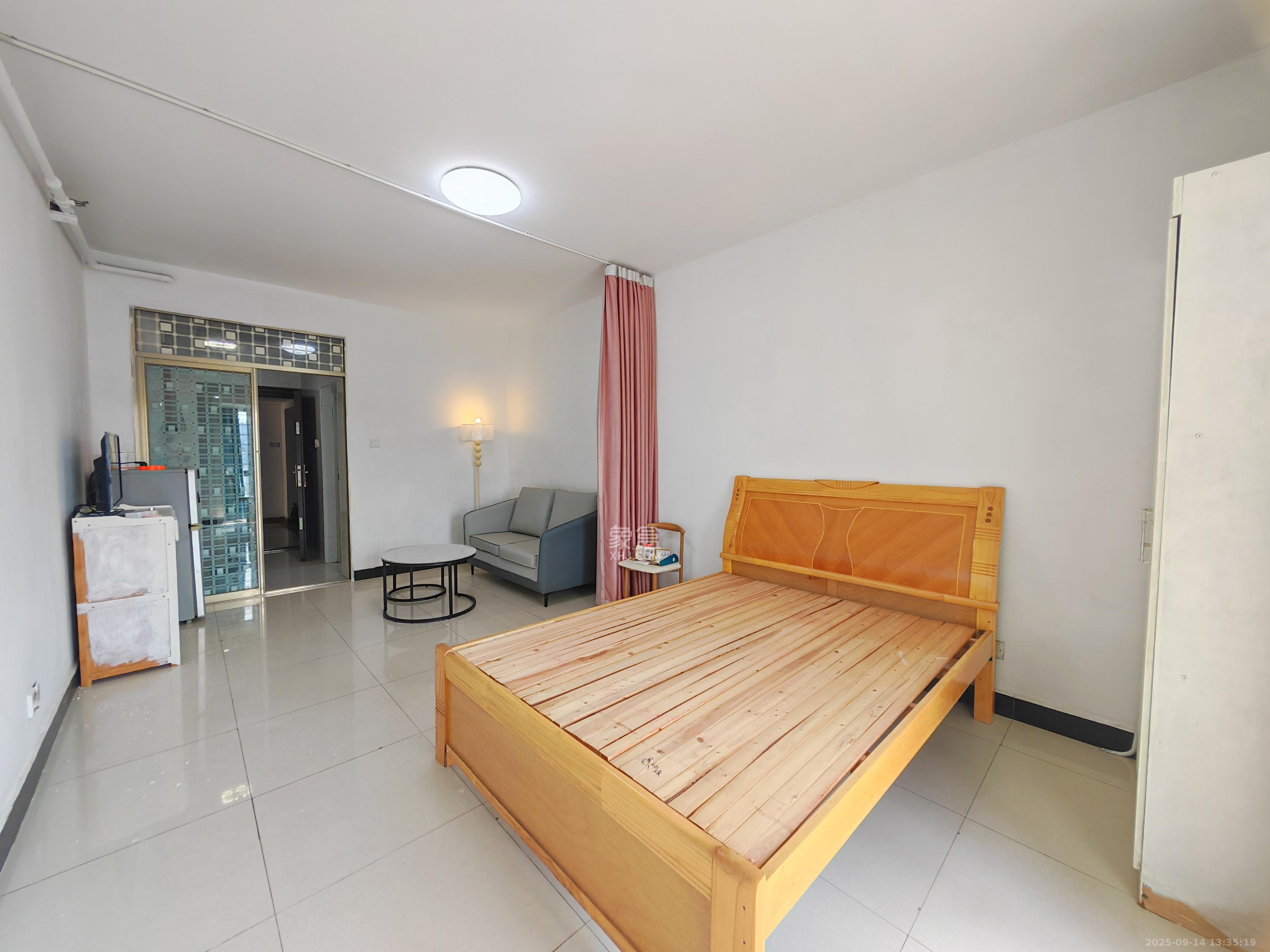 湘府东苑  1室1厅1卫    1200.0元/月 湘府东苑  1室1厅1卫    1200.0元/月室内图