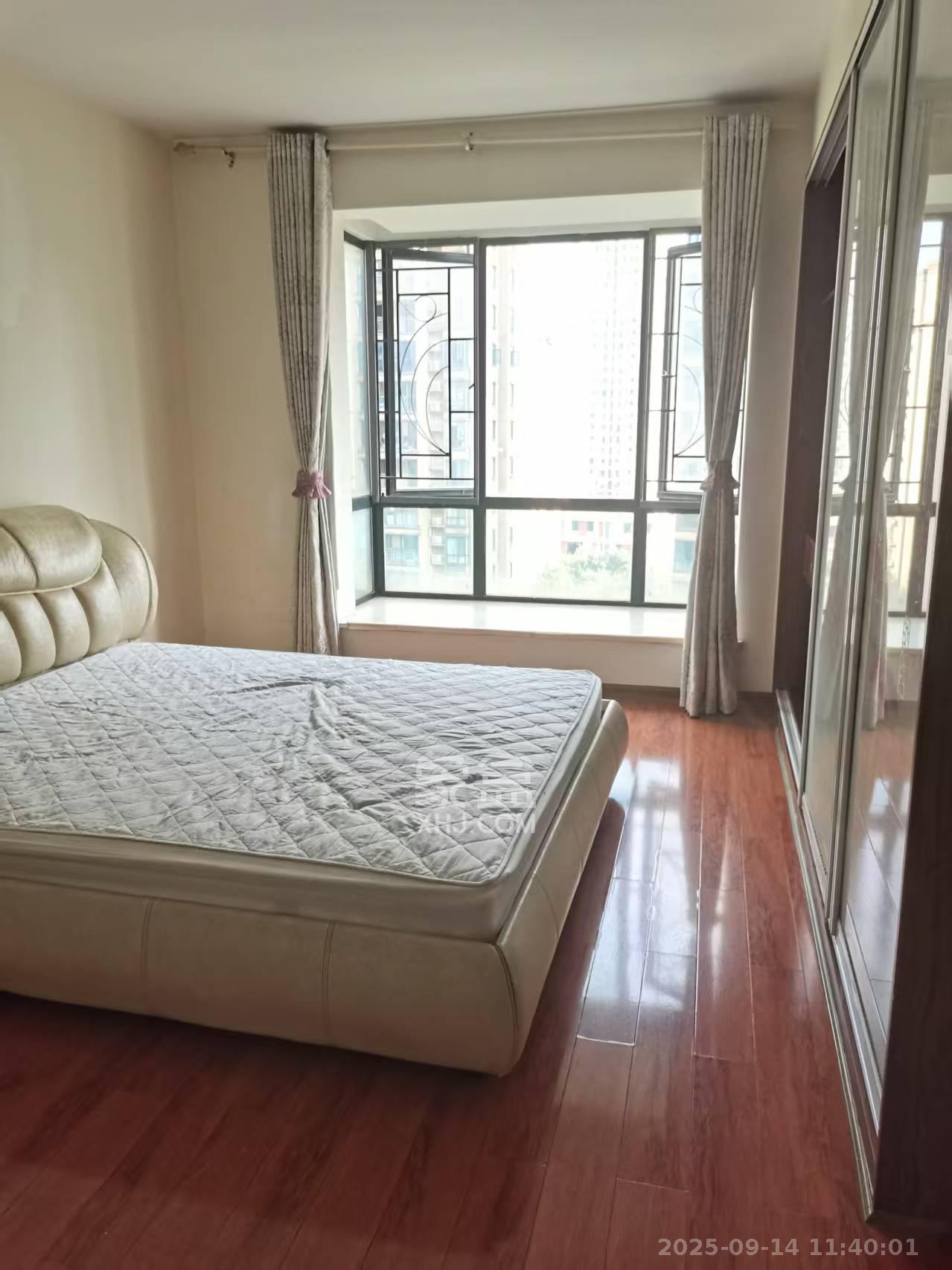 中建麓山和苑  3室2厅2卫    2200.0元/月室内图