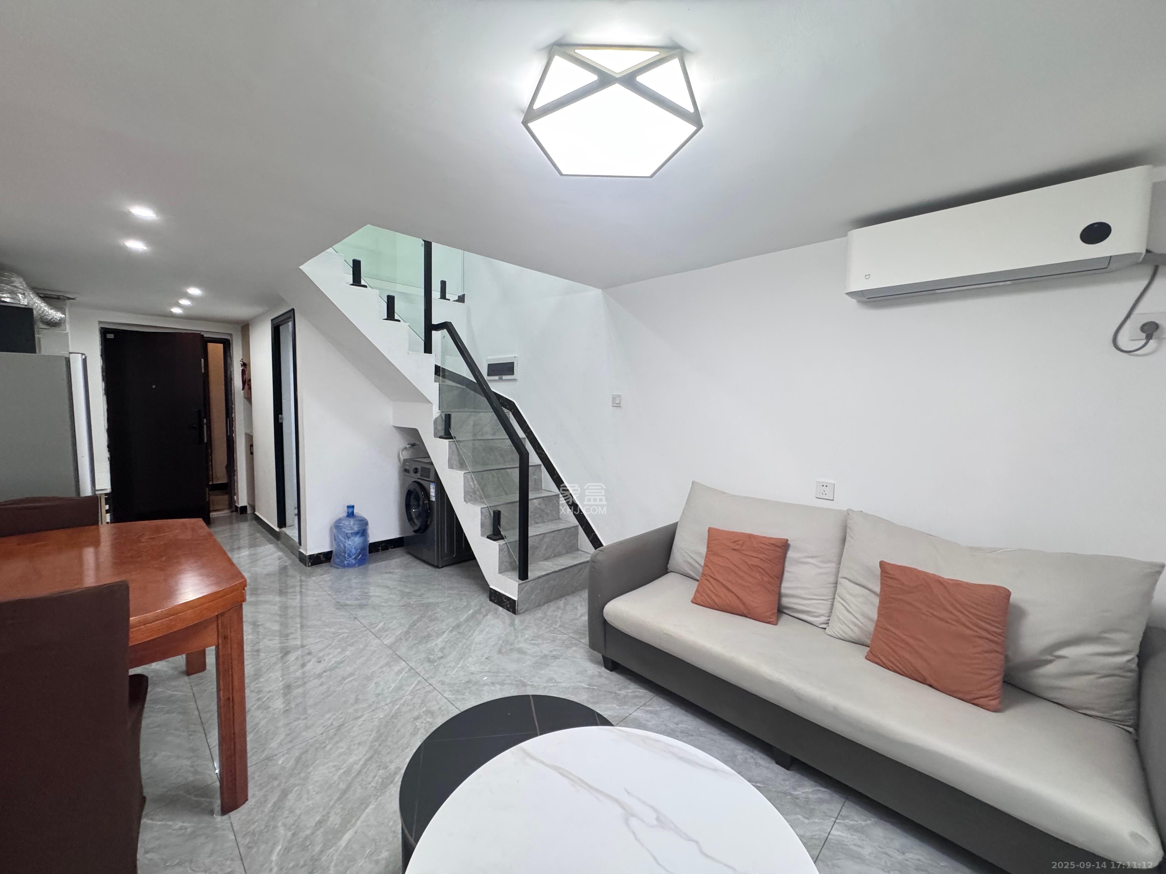 中国铁建京师璟台 1室1厅1卫 1600.0元/月 中国铁建京师璟台 1室1厅1卫 1600.0元/月室内图