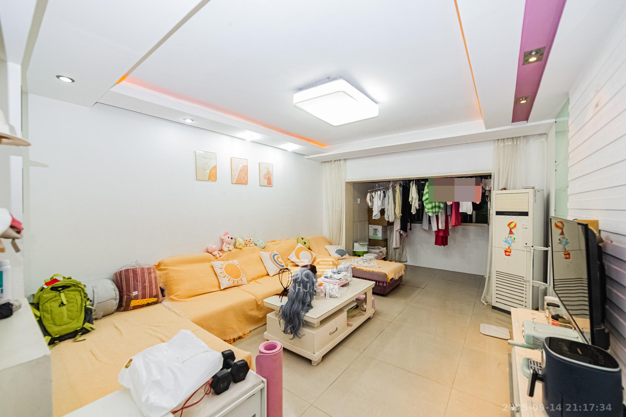 景香苑  2室2厅1卫    48.0万 景香苑  2室2厅1卫    48.0万客厅