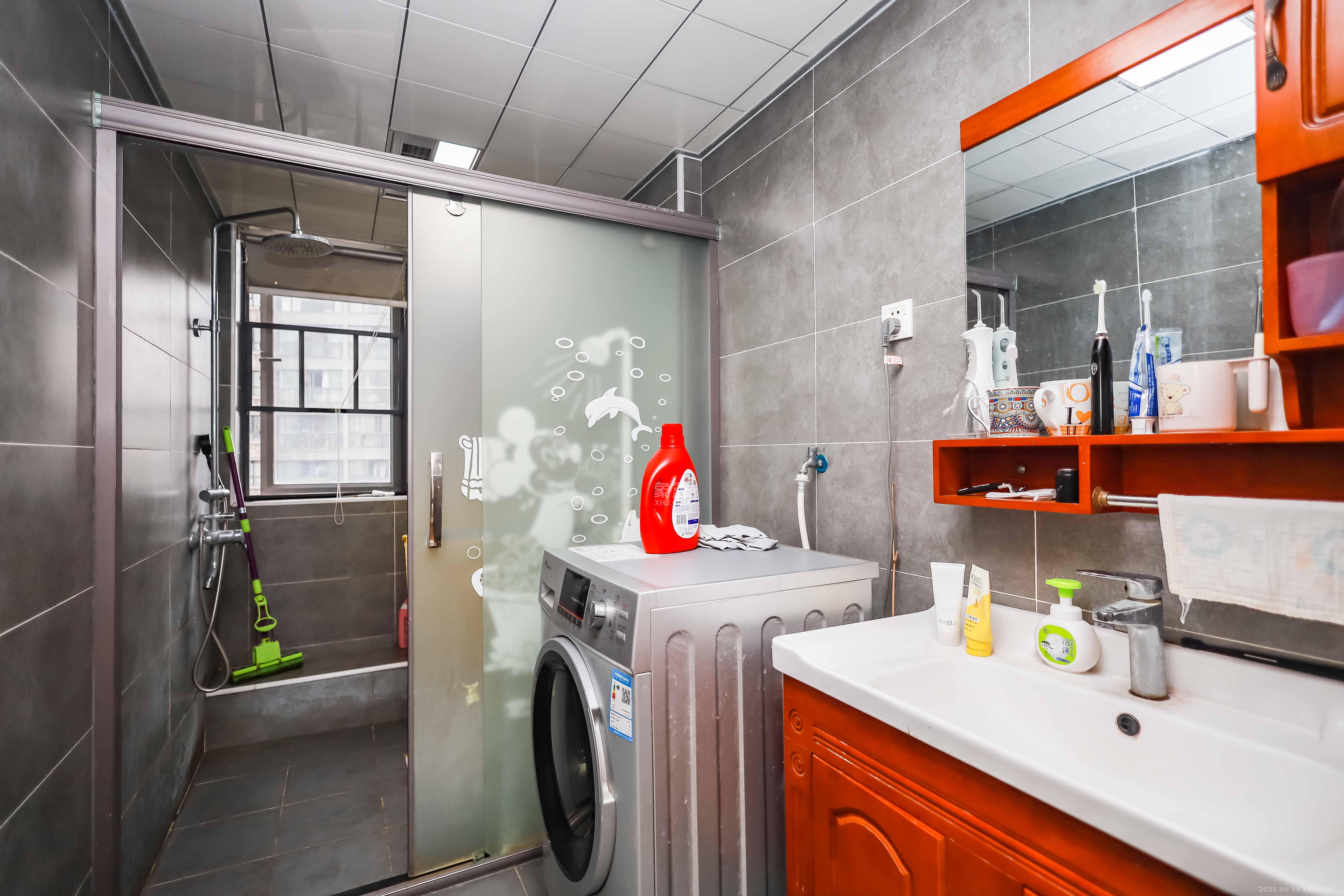 莱茵城 3室2厅2卫 92.8万 莱茵城 3室2厅2卫 92.8万卫生间