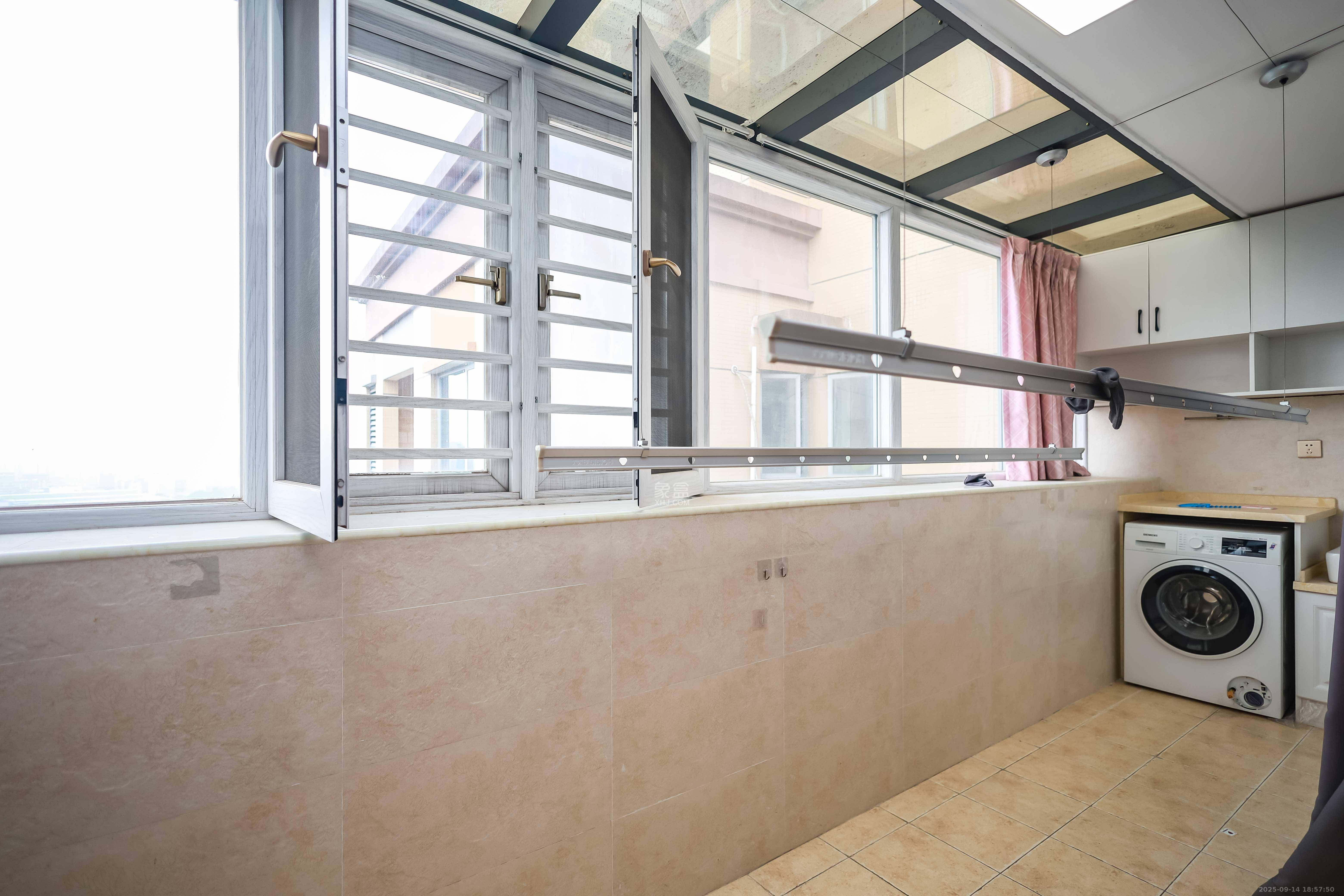 潇湘奥林匹克花园  3室2厅1卫    84.0万阳台