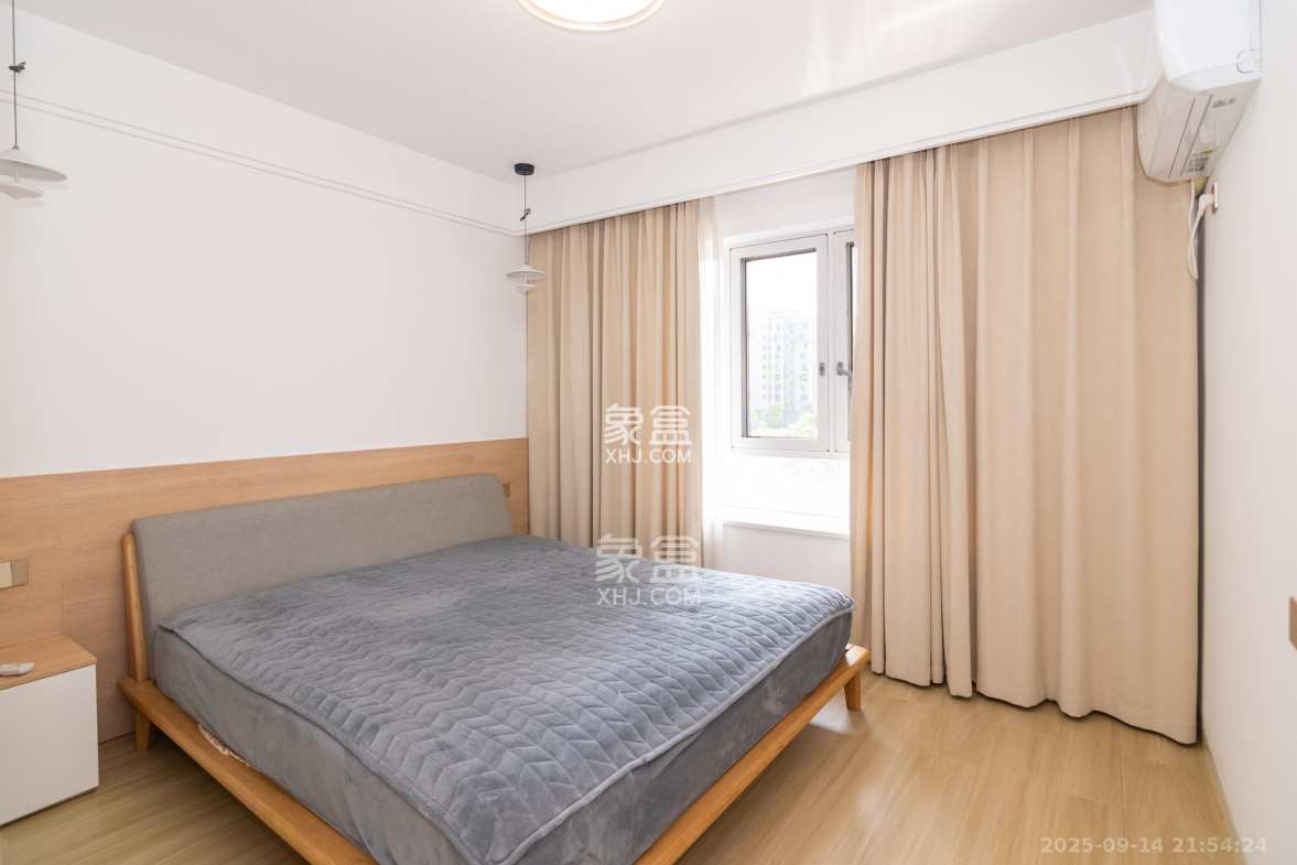 春晖花园 4室2厅1卫 98.80万 春晖花园 4室2厅1卫 98.80万卧室