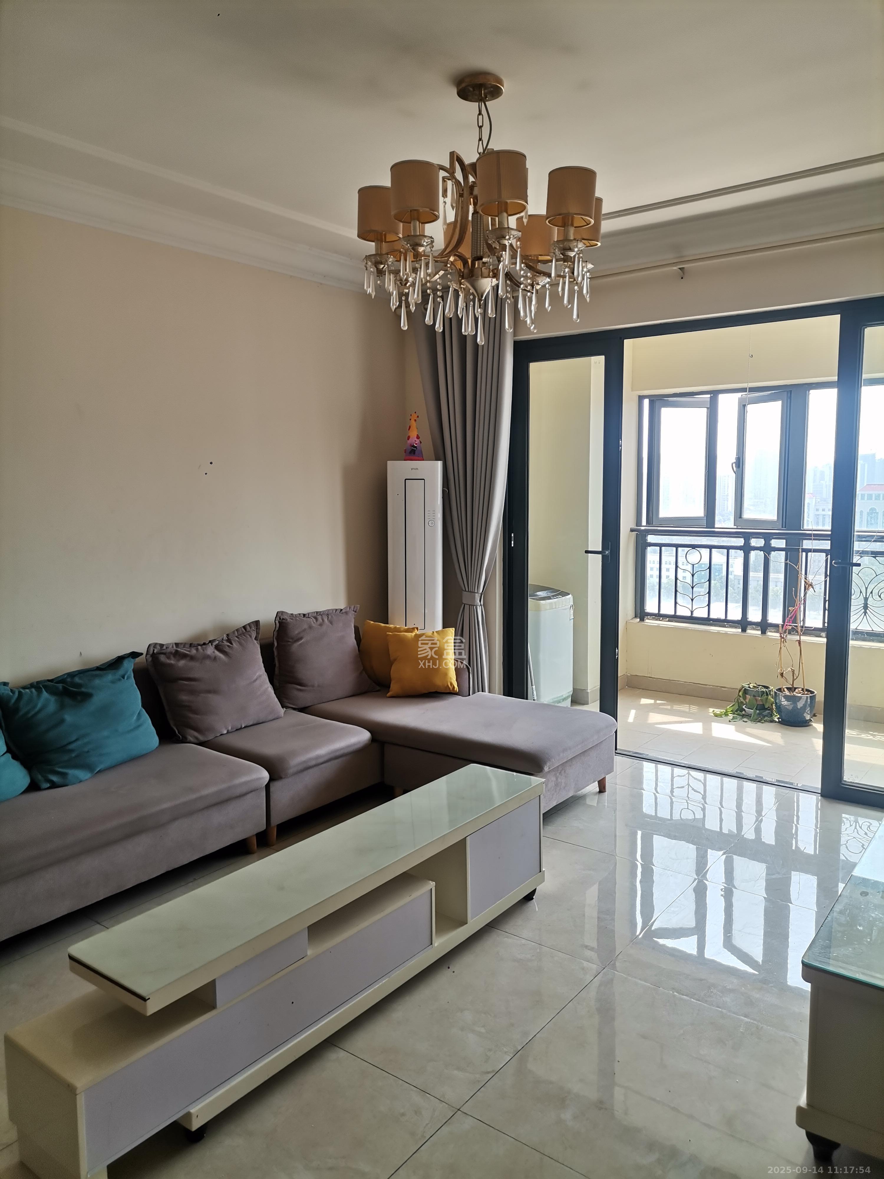 恒大御景半岛锦绣苑 3室2厅2卫 3300.0元/月 恒大御景半岛锦绣苑 3室2厅2卫 3300.0元/月室内图