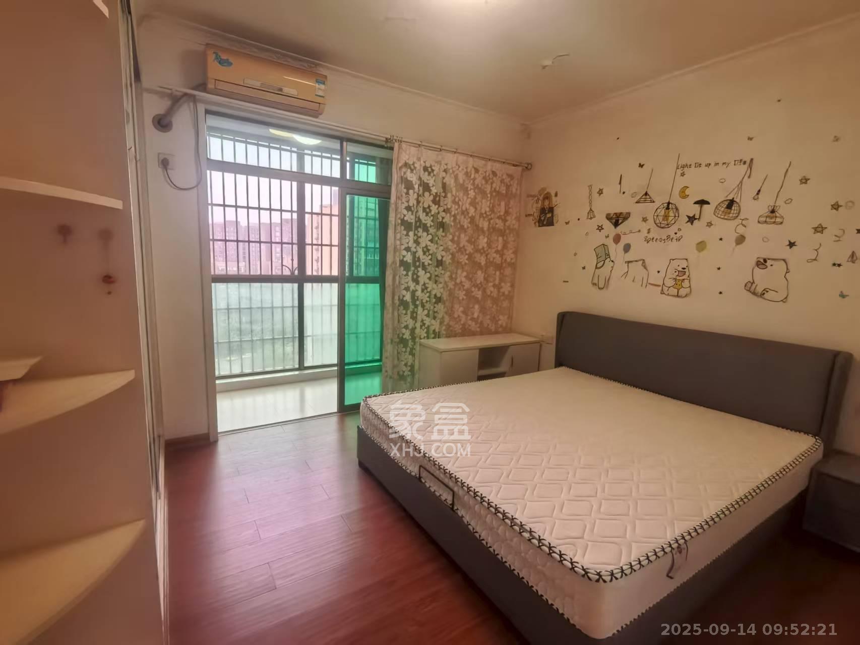 麓谷加州阳光 3室2厅2卫 2300.0元/月 麓谷加州阳光 3室2厅2卫 2300.0元/月室内图