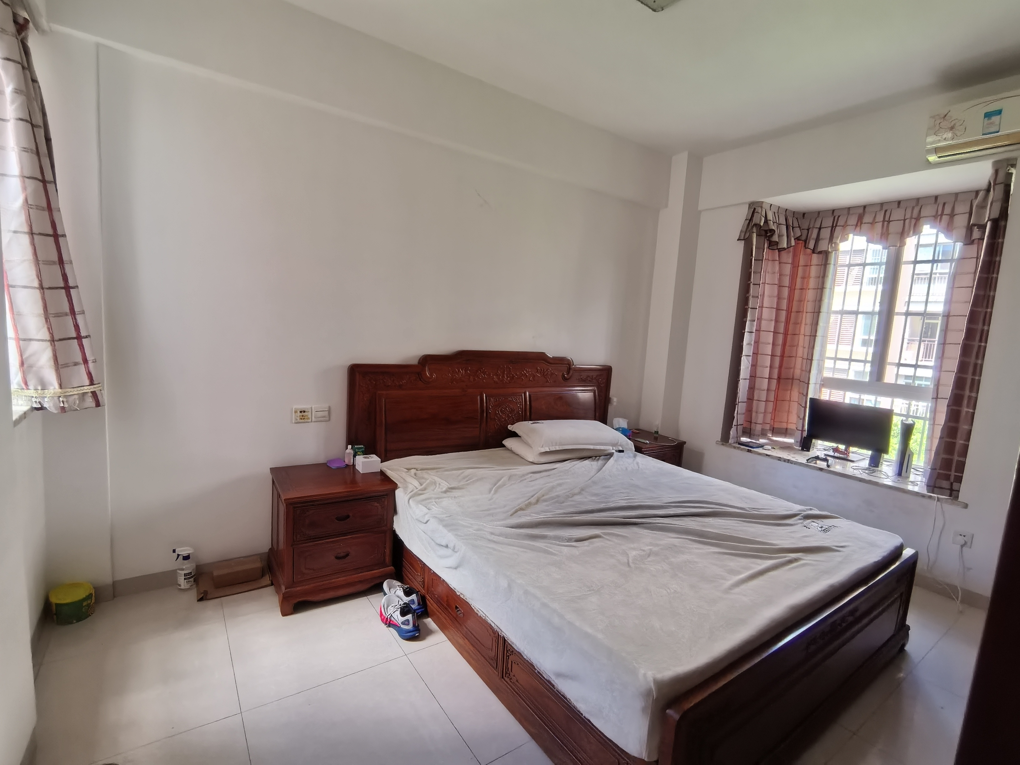 天上人间 3室2厅1卫 2600.0元/月 天上人间 3室2厅1卫 2600.0元/月室内图