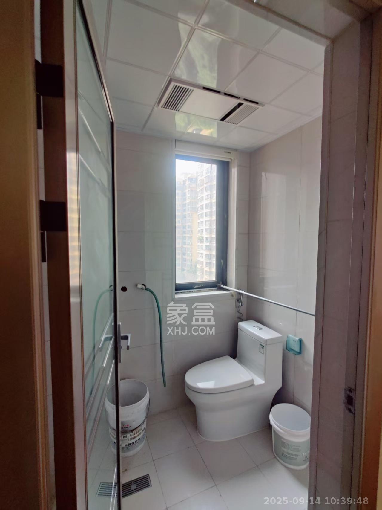 勤诚达境界城  3室2厅2卫    2400.0元/月 勤诚达境界城  3室2厅2卫    2400.0元/月室内图