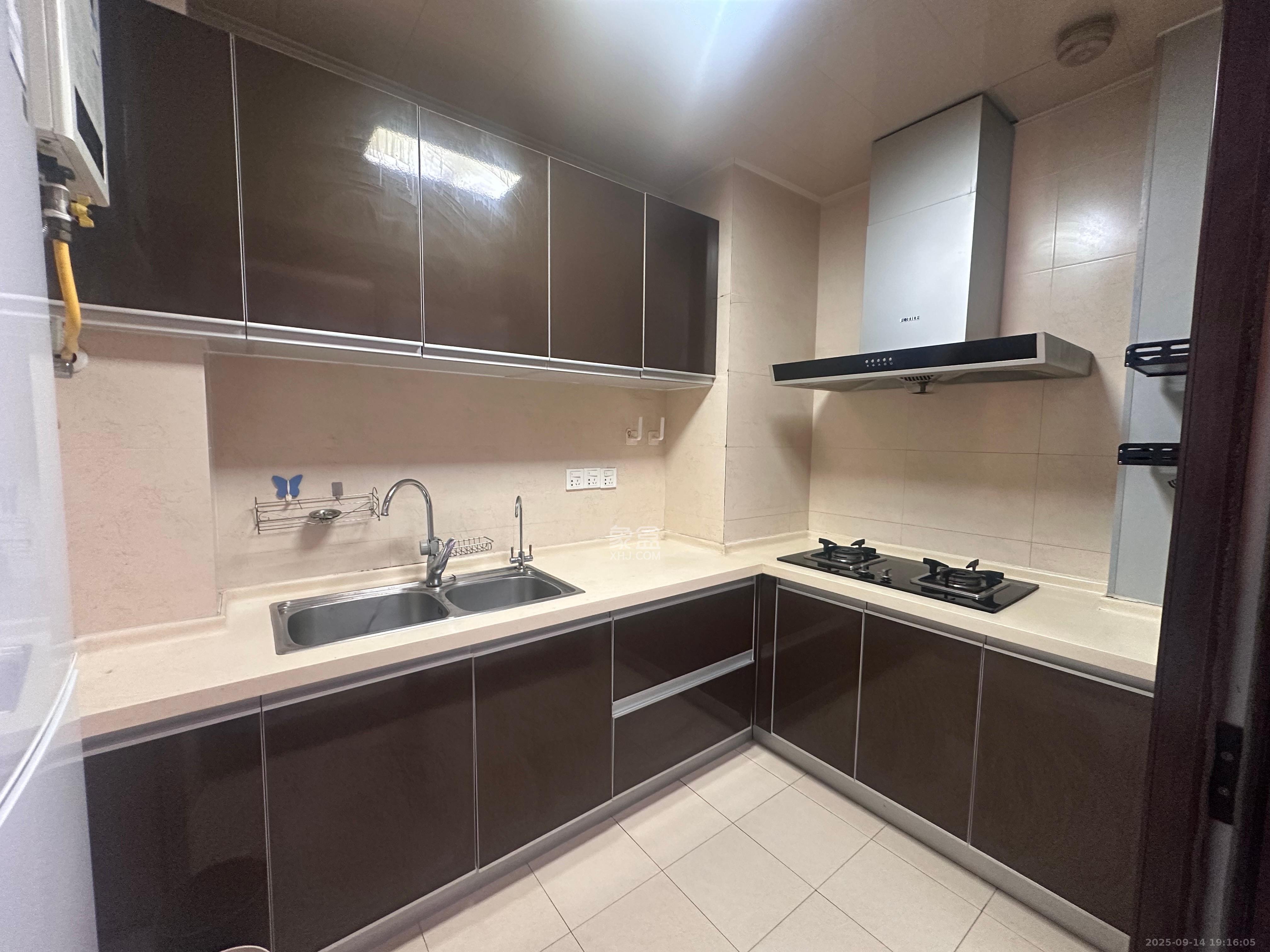 藏珑湖上国际花园 2室2厅1卫 2800.0元/月 藏珑湖上国际花园 2室2厅1卫 2800.0元/月室内图