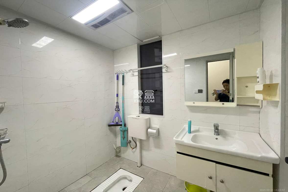 润和滨江府 4室2厅2卫 2800.0元/月 润和滨江府 4室2厅2卫 2800.0元/月室内图