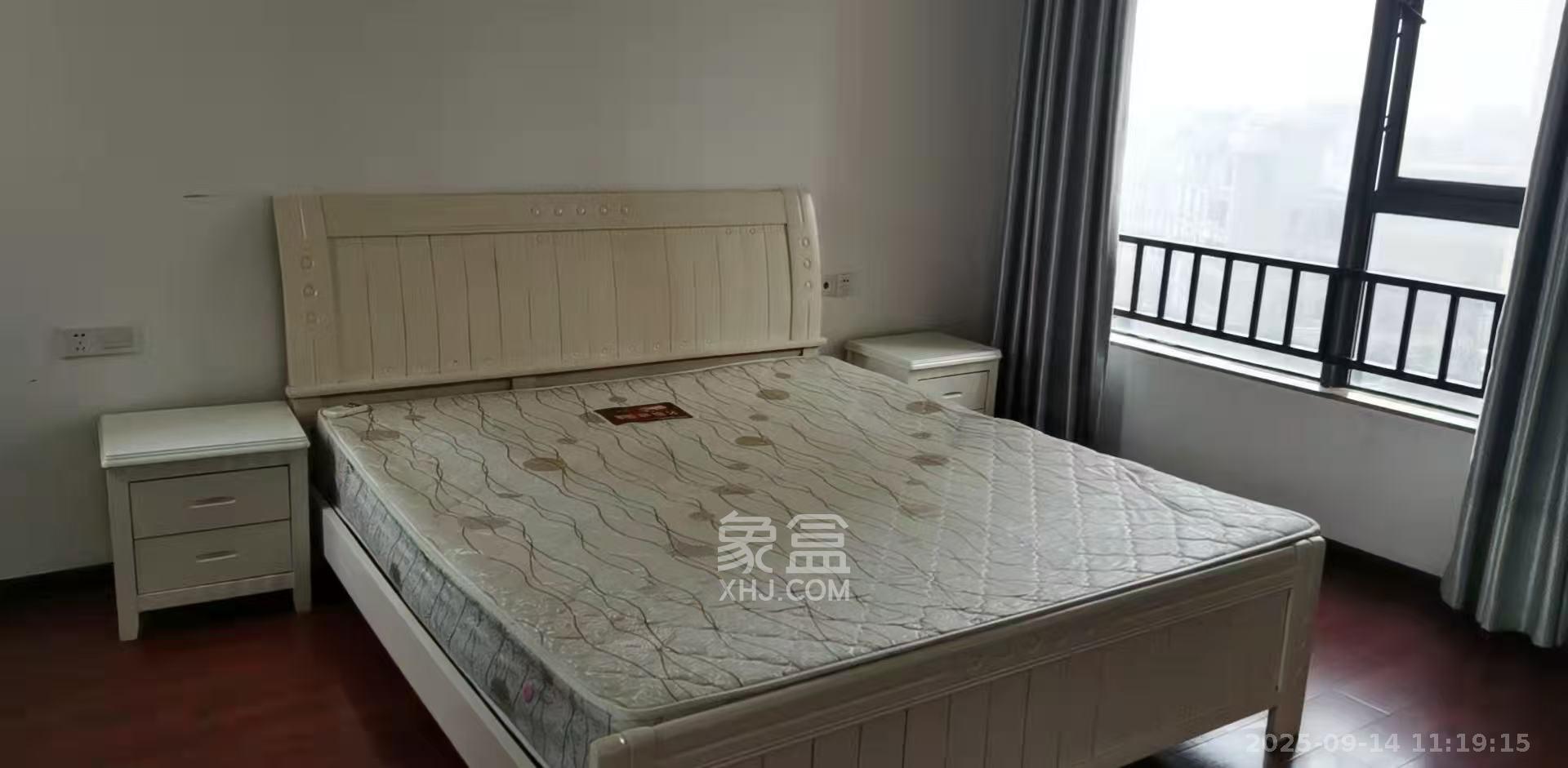 珠江郦城薰衣道  3室2厅2卫    3000.0元/月室内图