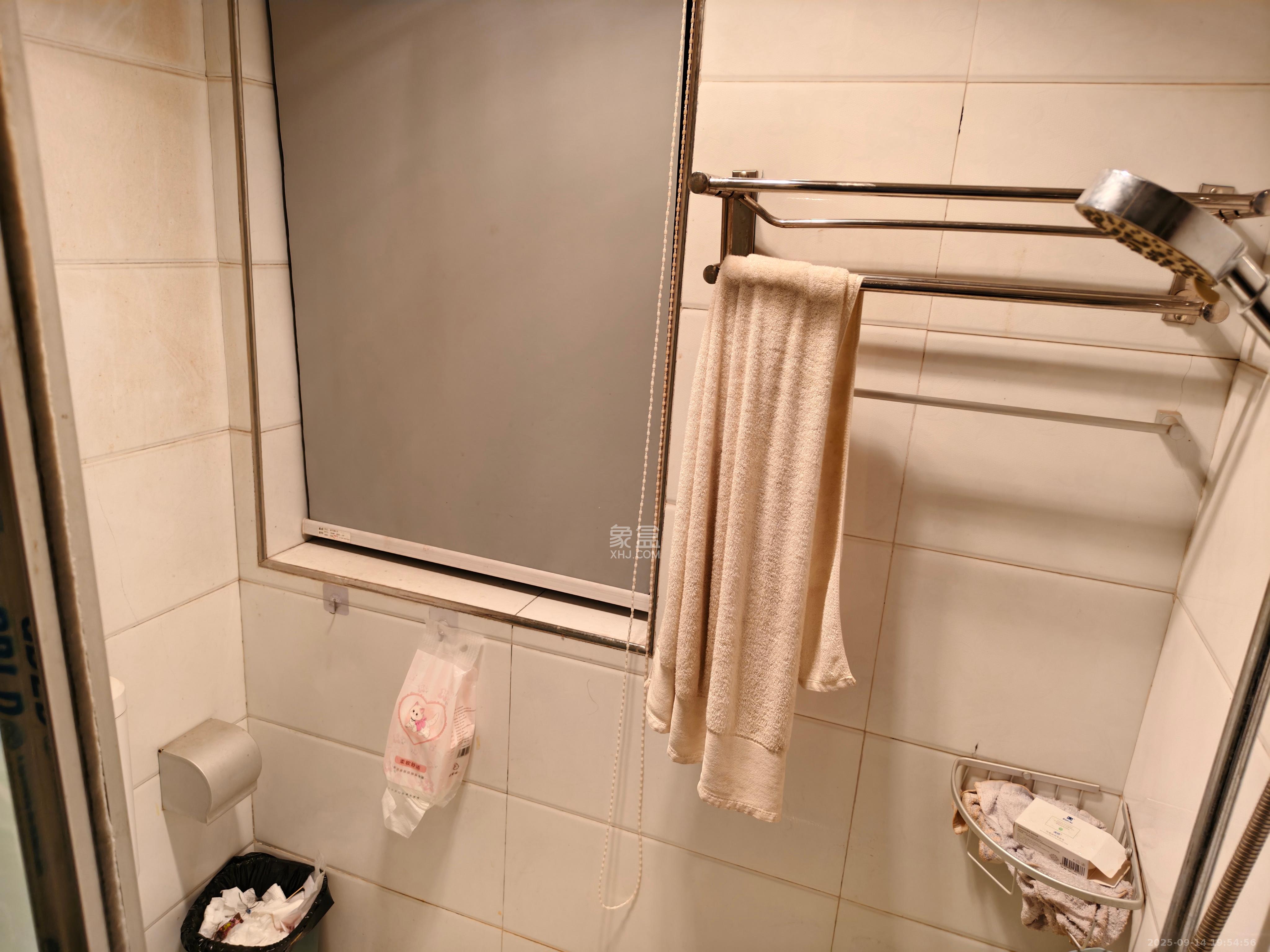 兴威帕克水岸 3室2厅1卫 2200.0元/月 兴威帕克水岸 3室2厅1卫 2200.0元/月室内图