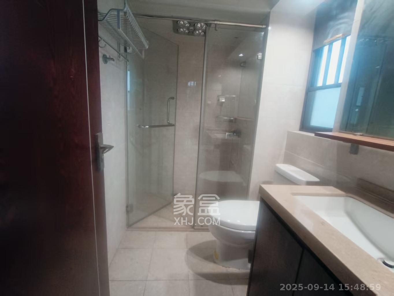 时代倾城二期  3室2厅2卫    2200.0元/月 时代倾城二期  3室2厅2卫    2200.0元/月室内图